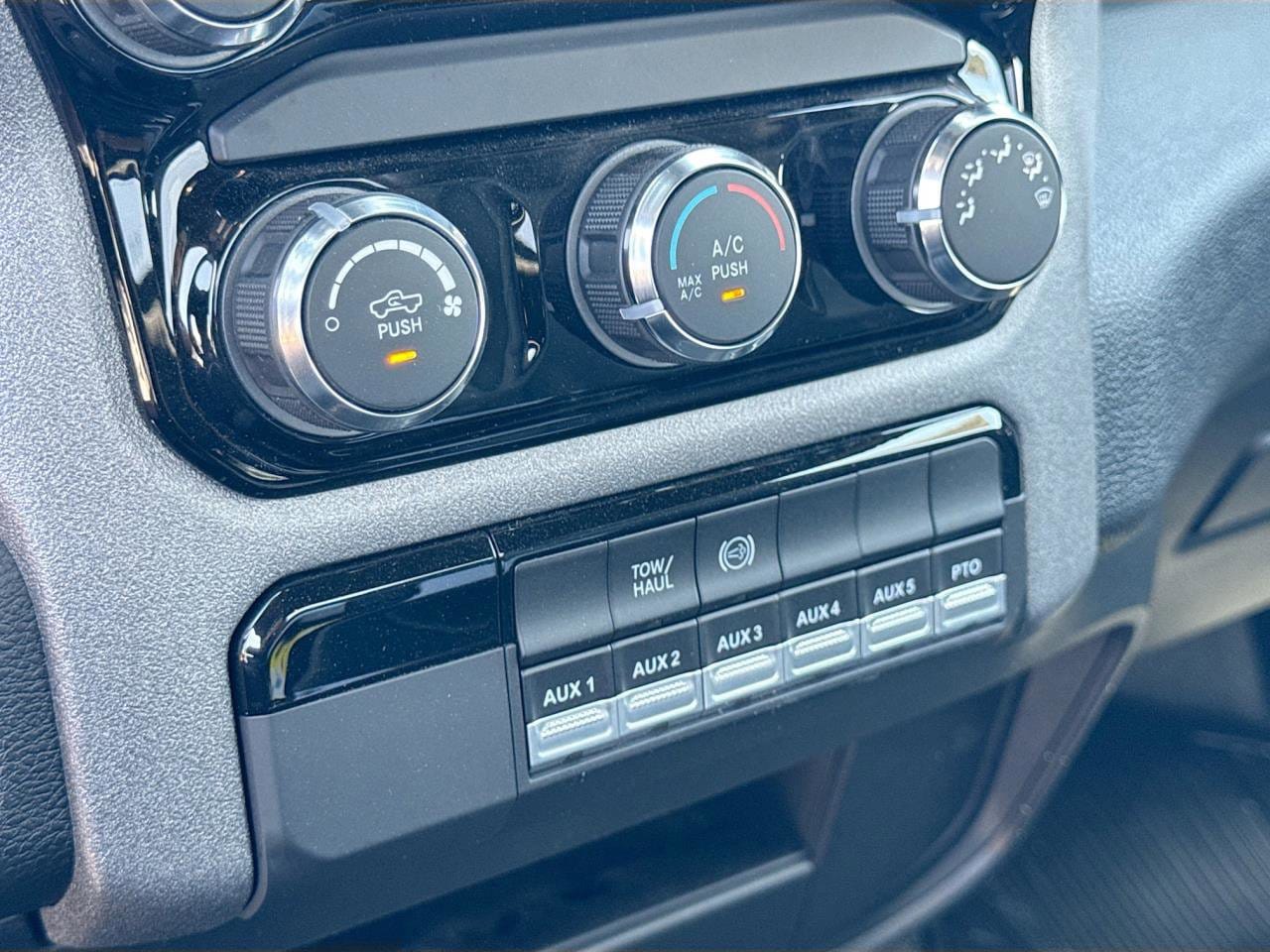 2025 RAM 3500 Chassis Tradesman - Photo 21