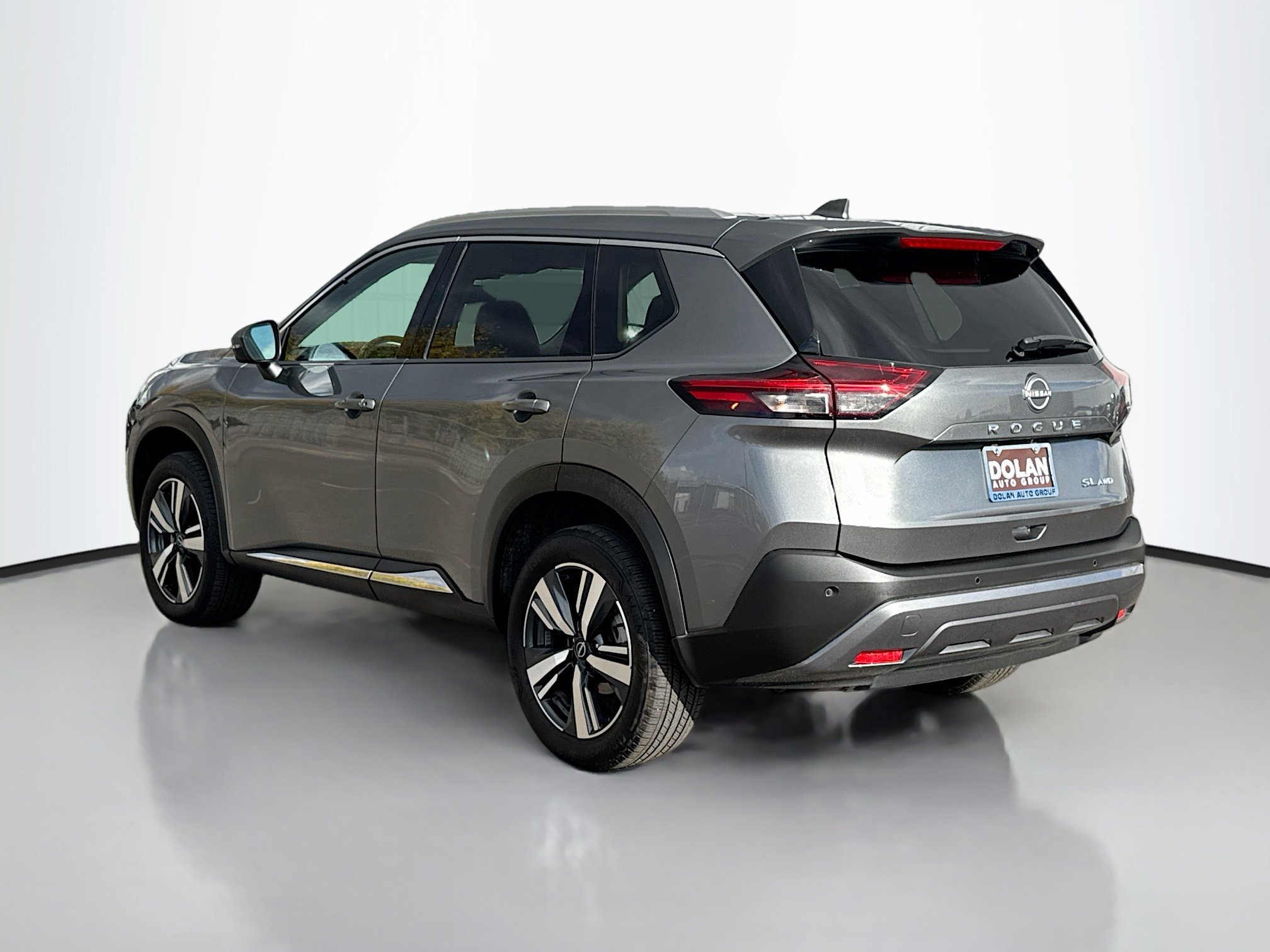 2023 Nissan Rogue SL photo 3