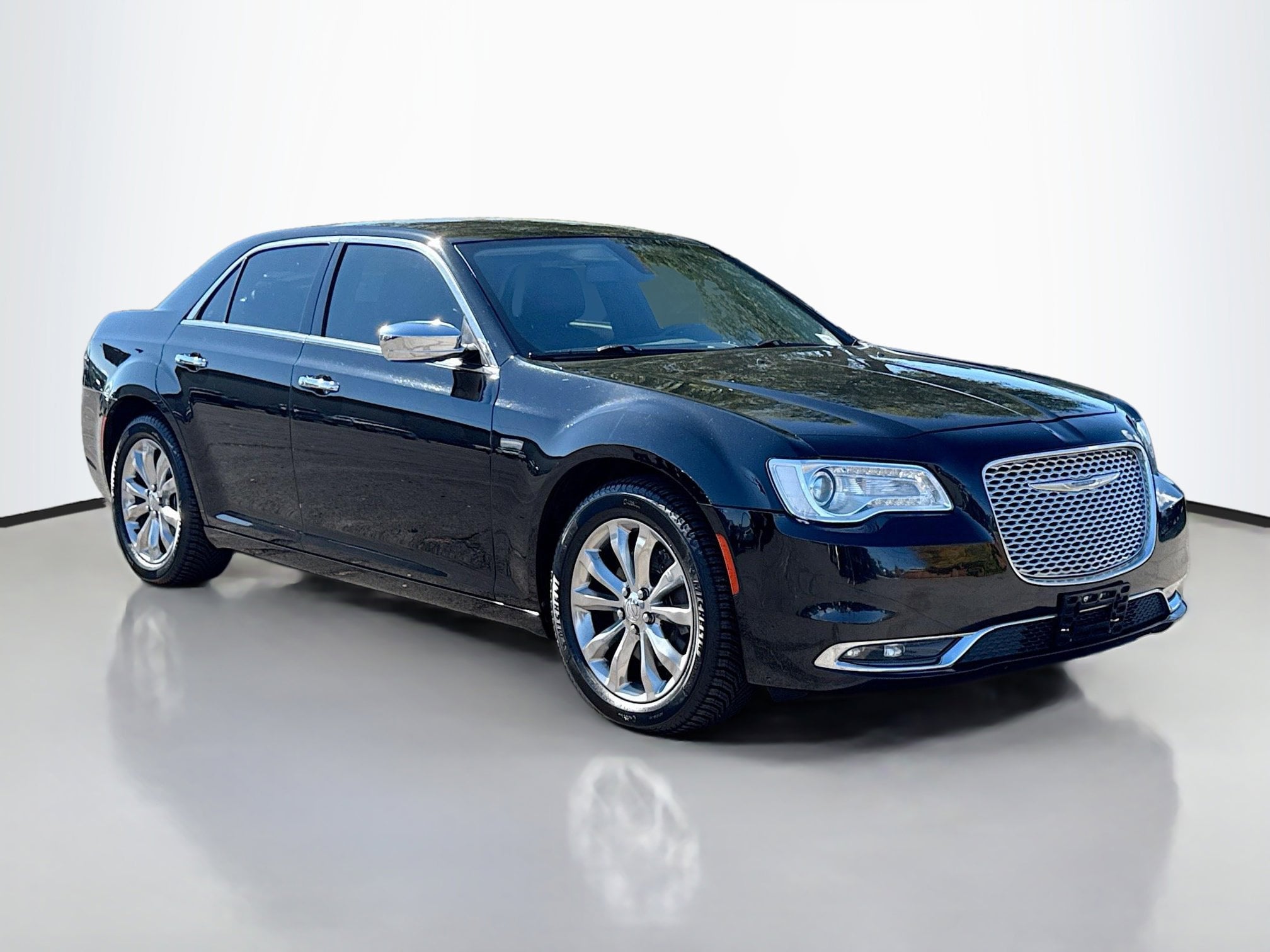 2018 Chrysler 300 Limited's photo