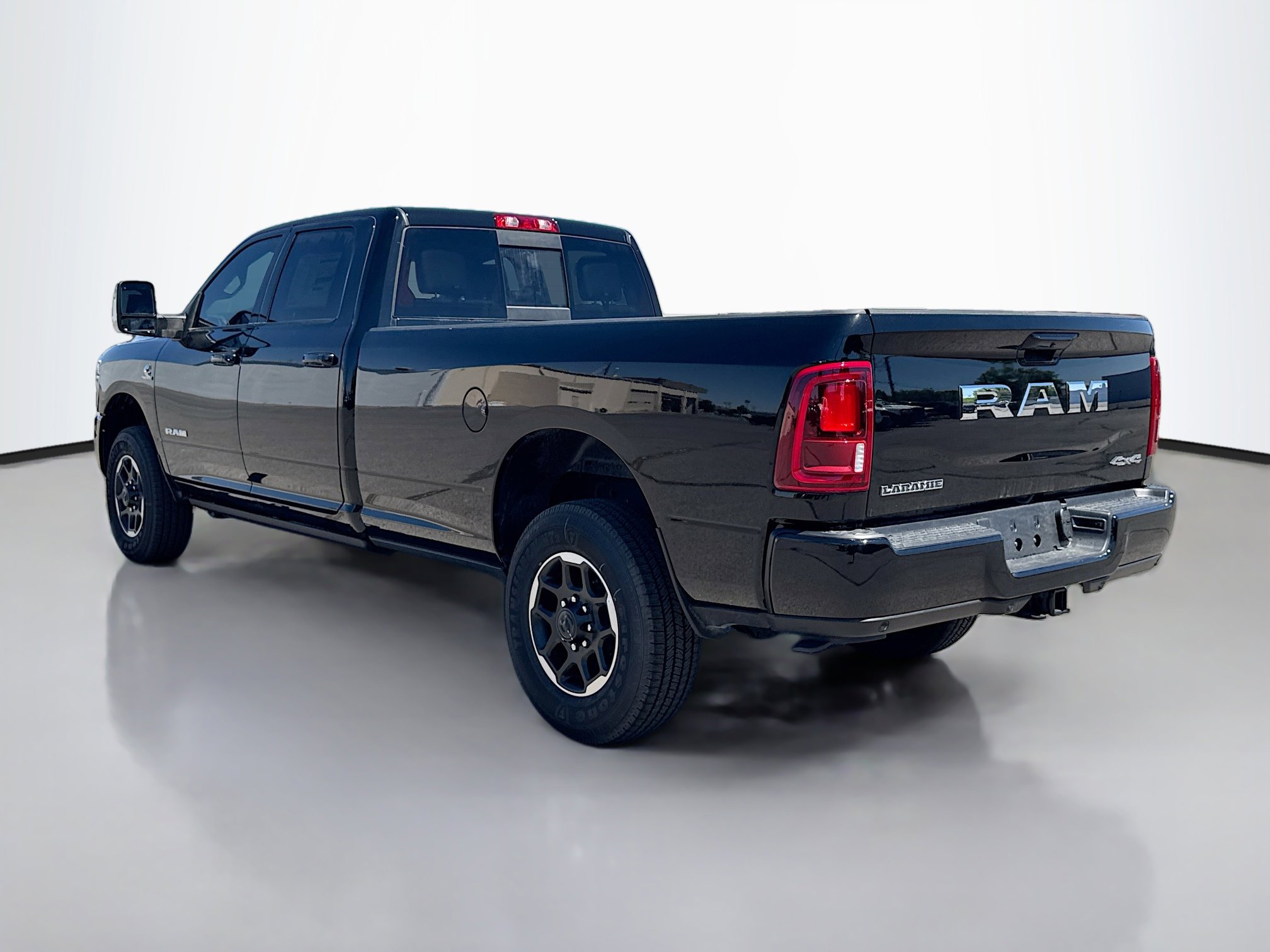 2025 RAM 3500 Laramie - Photo 8