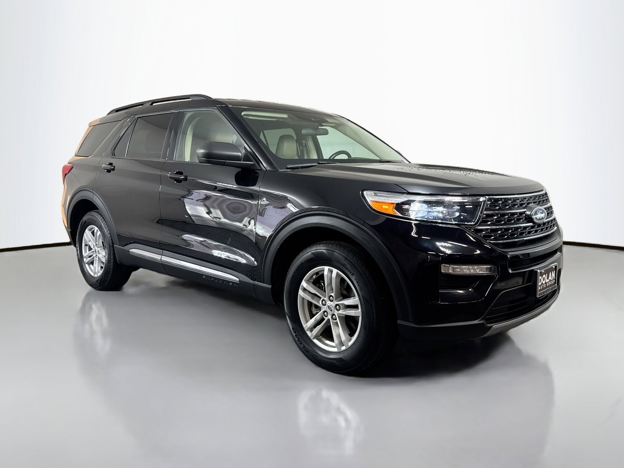 2023 Ford Explorer XLT's photo