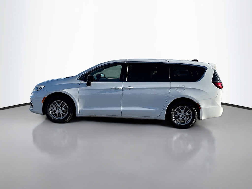 Used 2024 Chrysler Pacifica Touring L Mini-van, Passenger