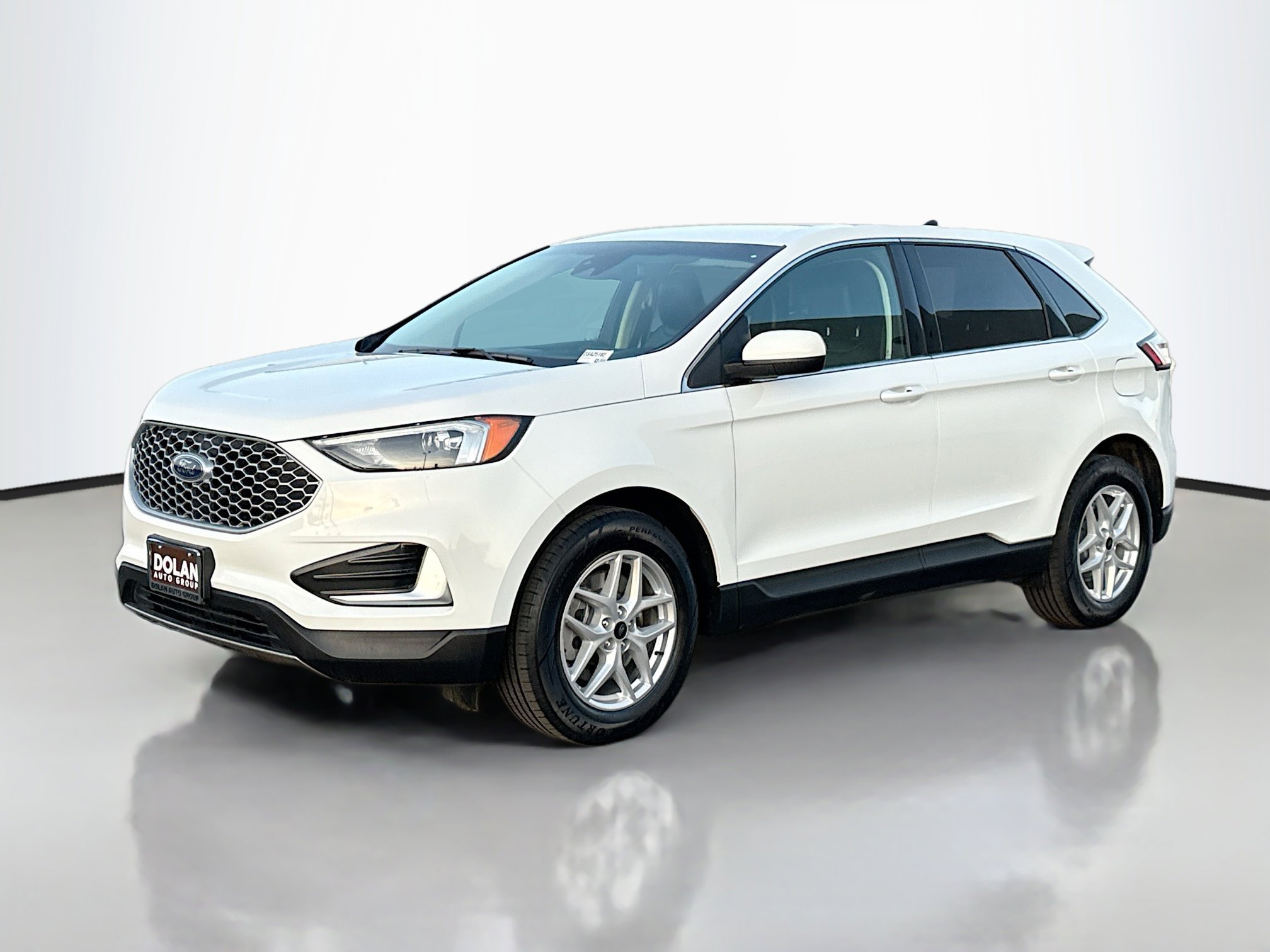 2024 Ford Edge SEL photo 2