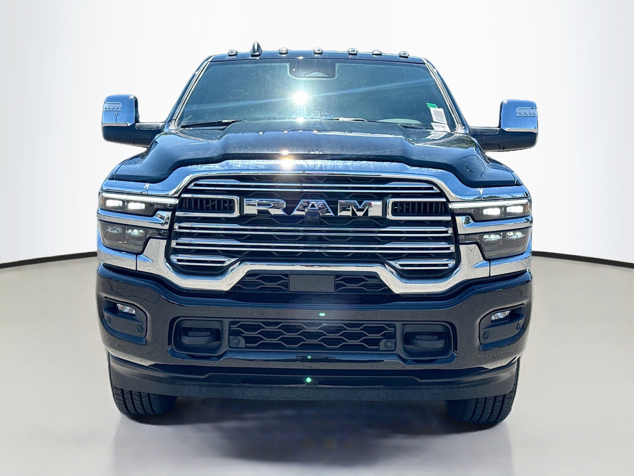 2025 RAM 3500 Laramie - Photo 18