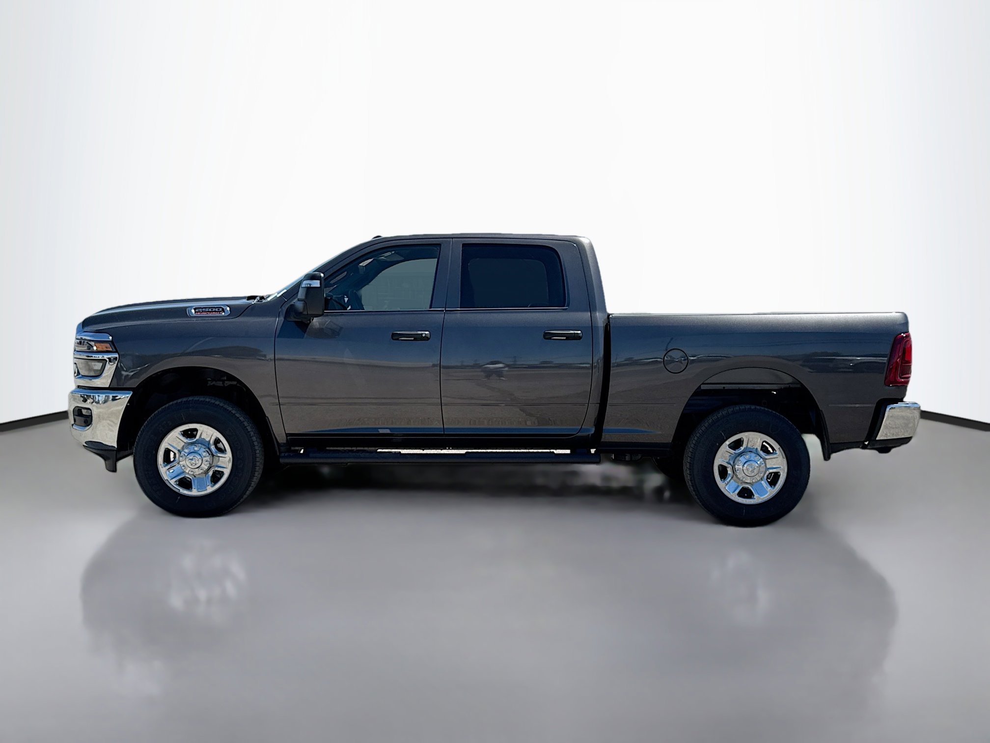2025 Ram 2500 Tradesman photo 3