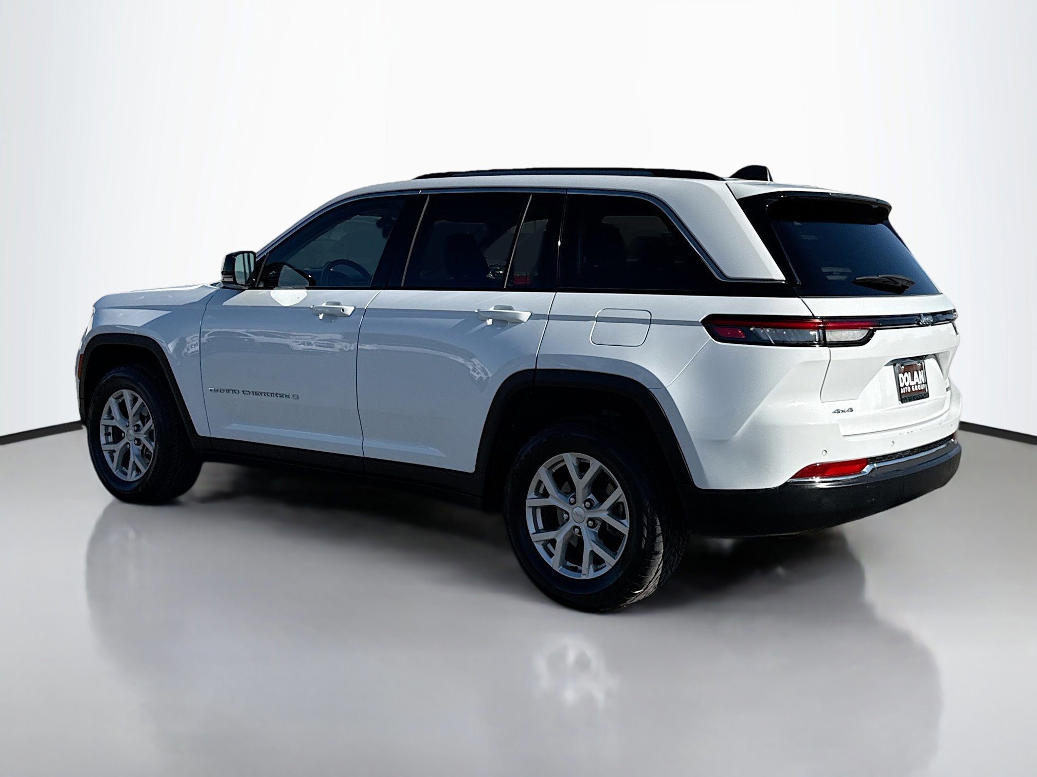 2024 Jeep Grand Cherokee Limited Sport photo 2