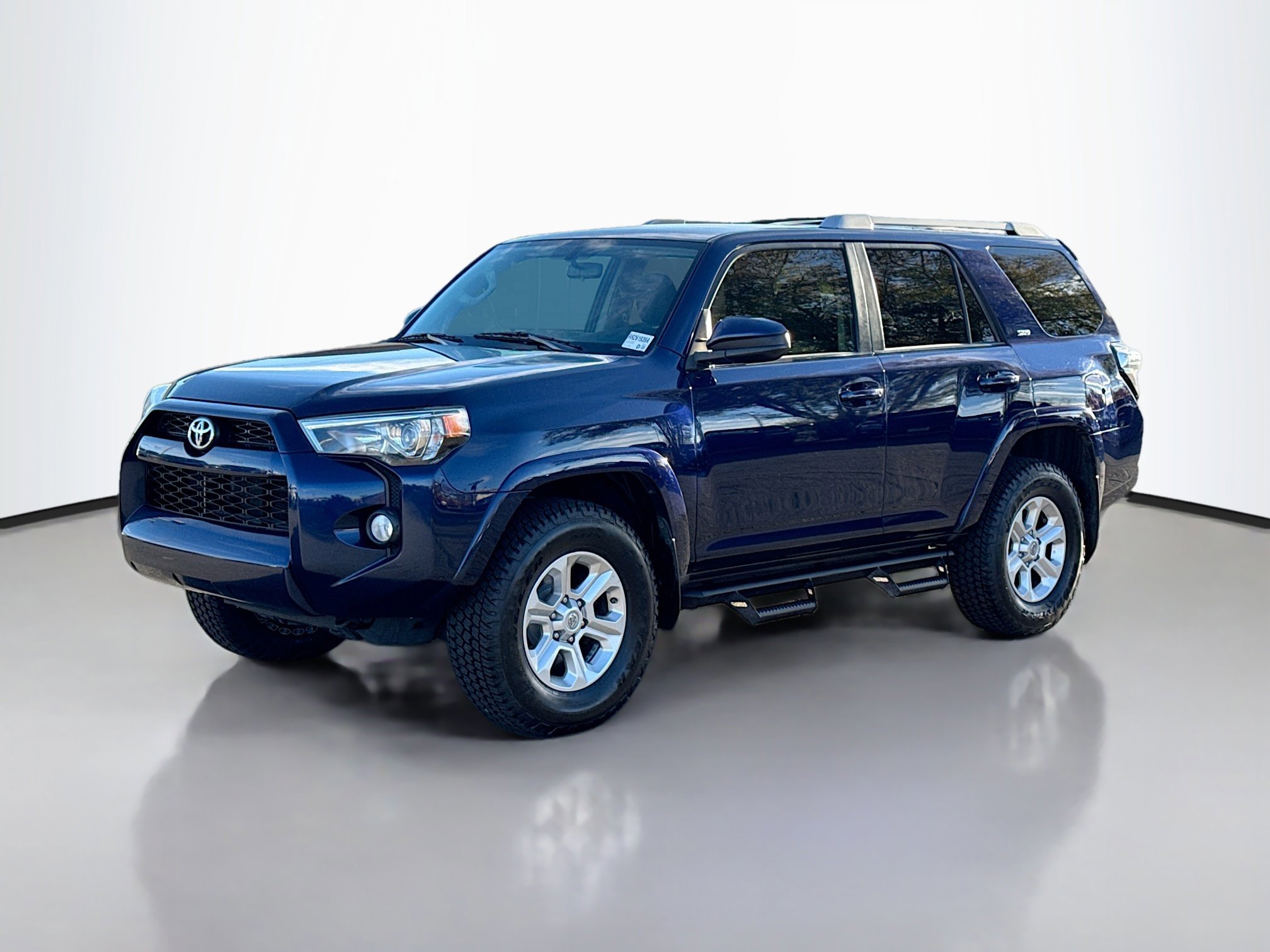2018 Toyota 4Runner SR5 photo 3
