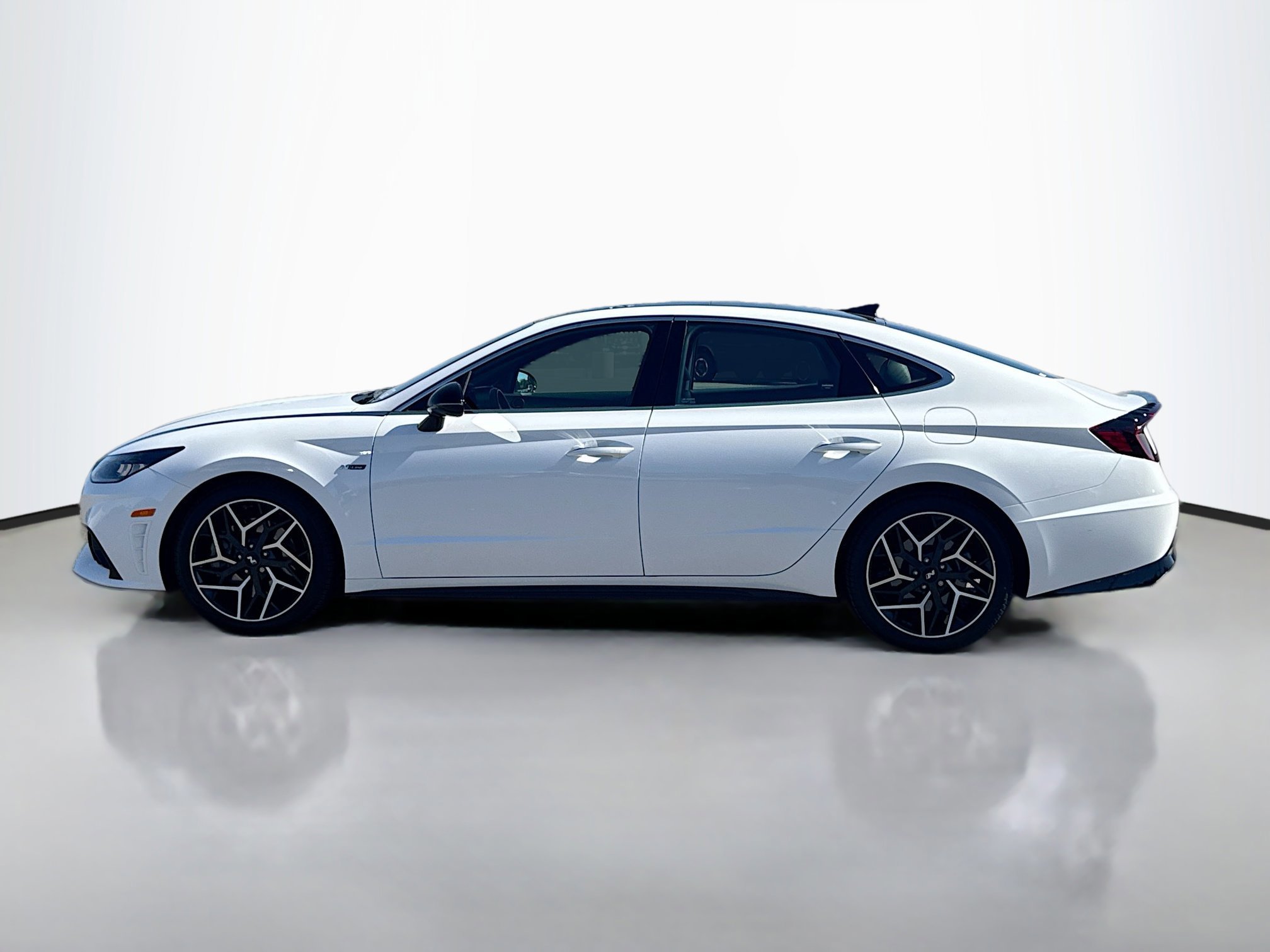 2023 Hyundai Sonata N Line photo 2