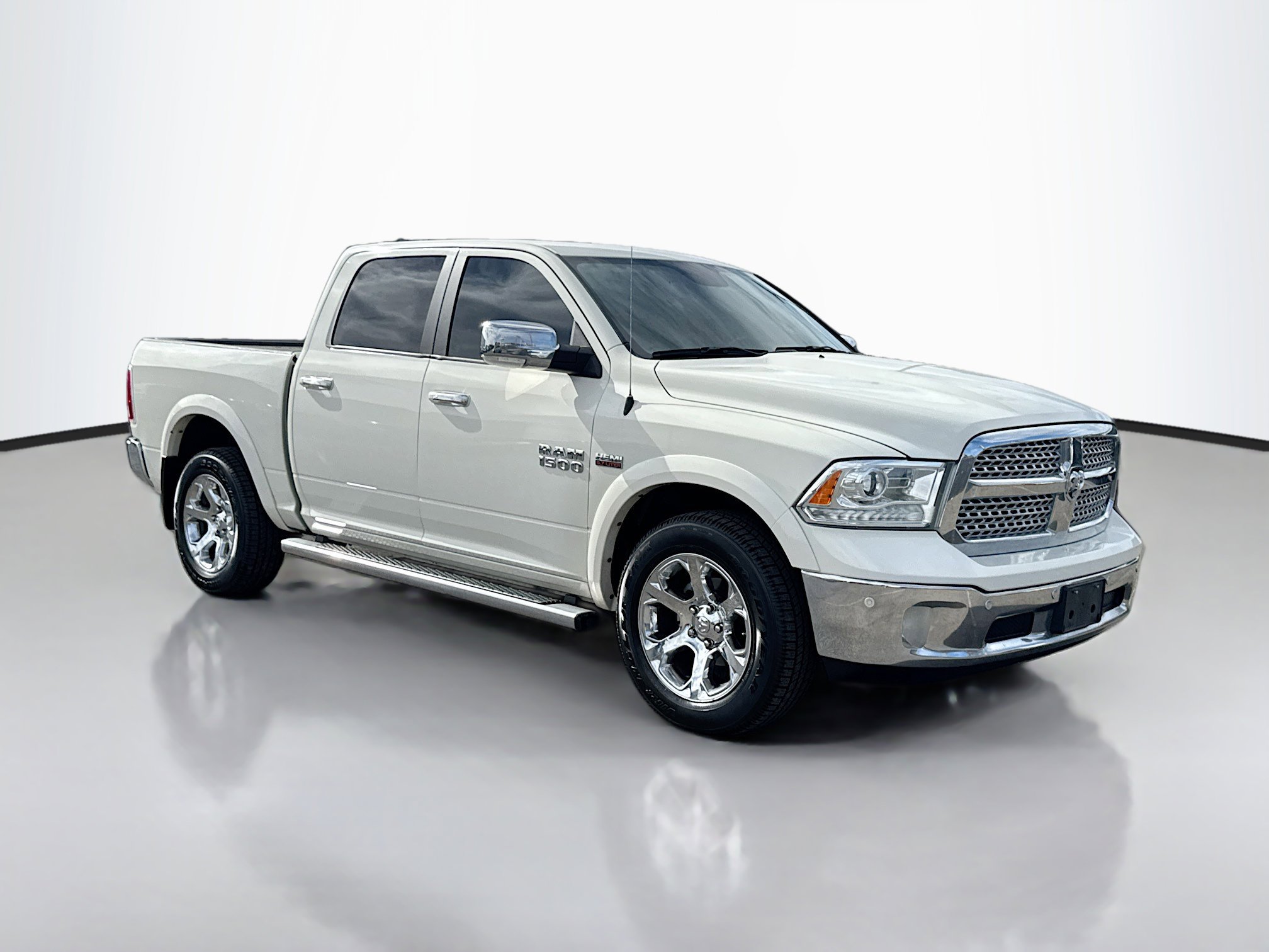 2017 RAM 1500 Laramie Crew Cab 4x4 5'7" Box's photo