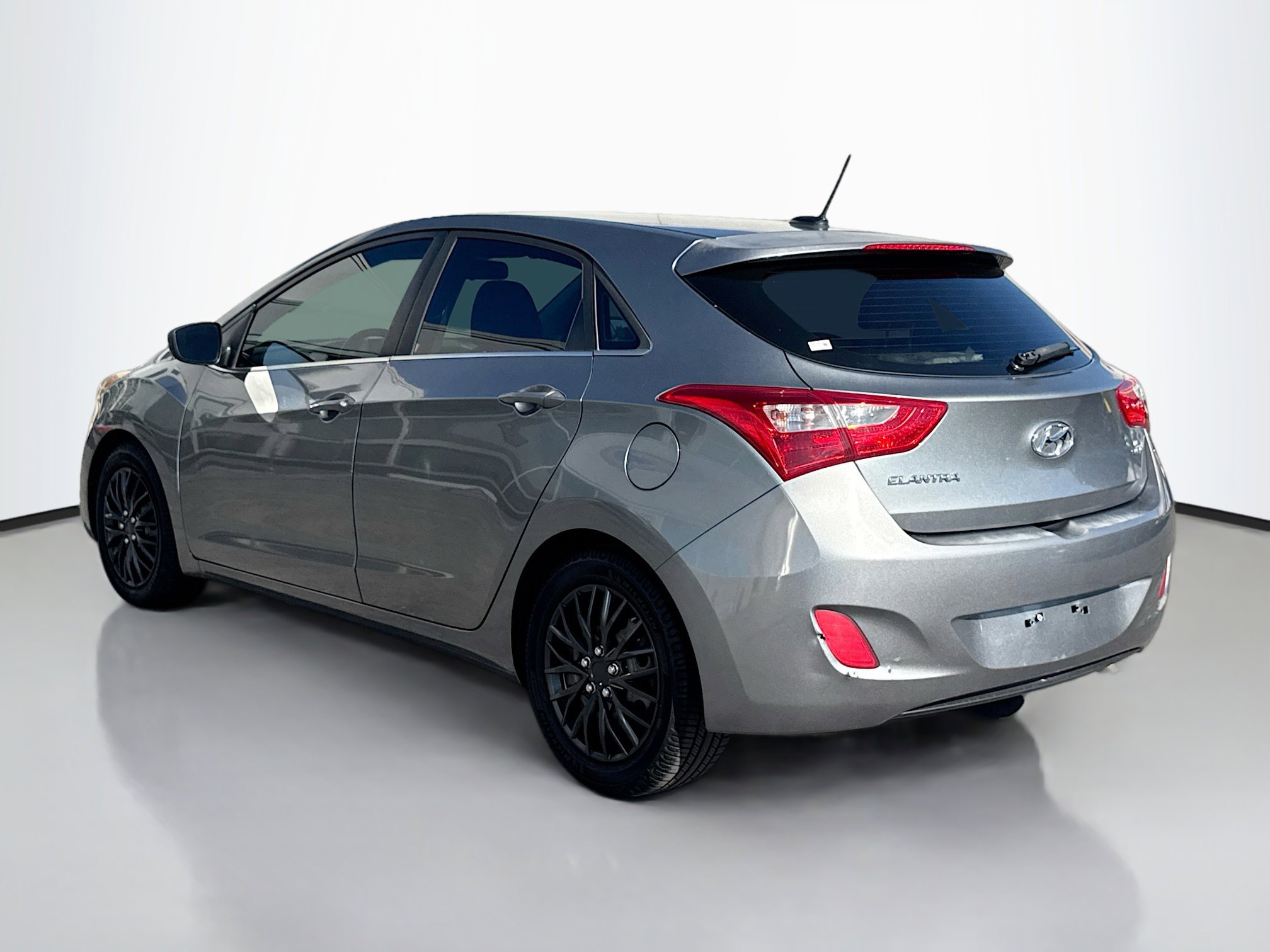 2017 Hyundai Elantra GT Base photo 4