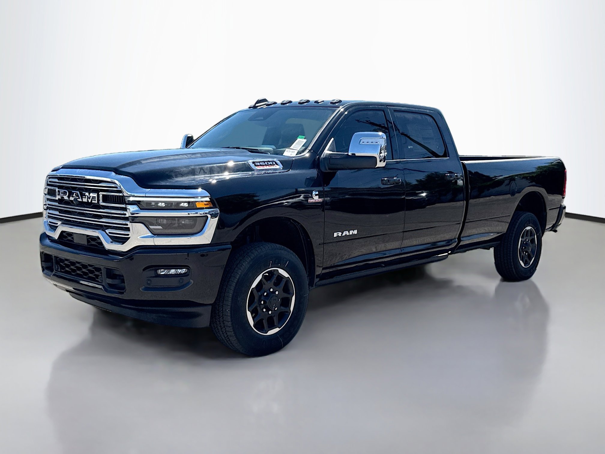 2025 RAM 3500 Laramie - Photo 4