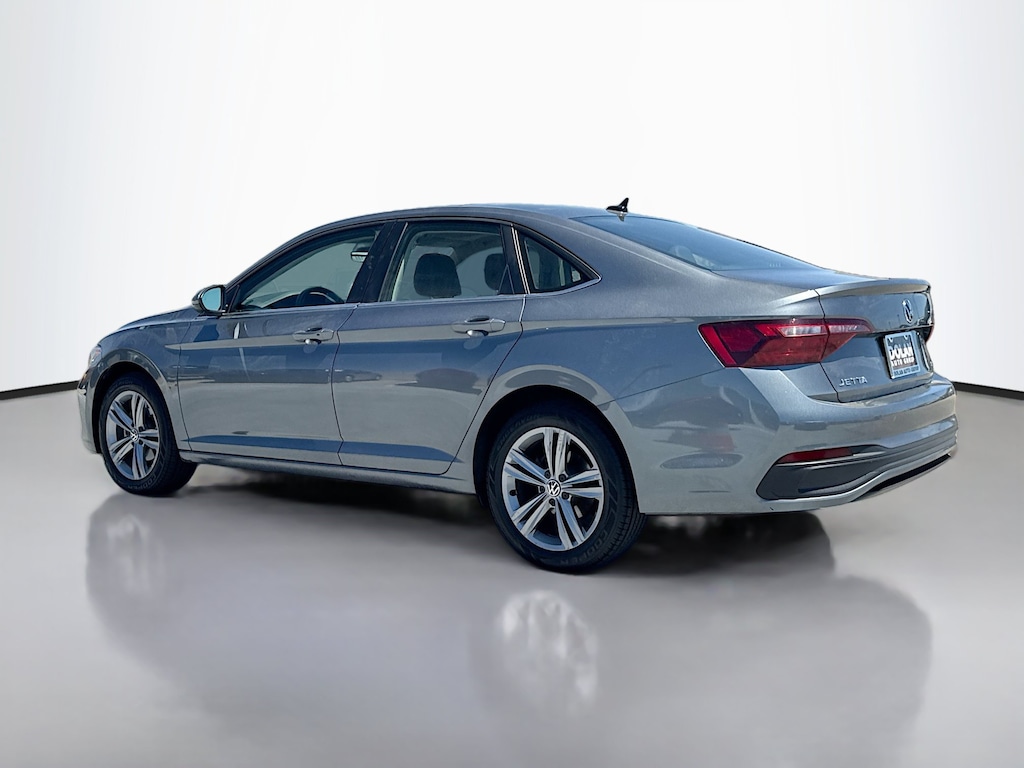 Used 2024 Volkswagen Jetta 1.5T SE 4dr Car