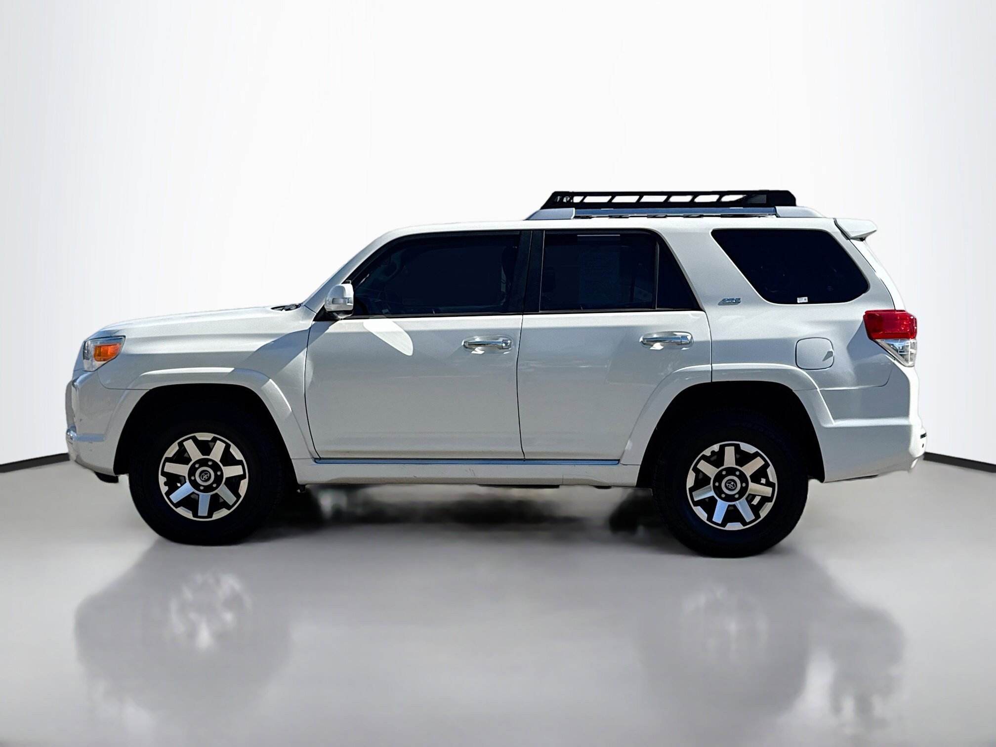 2013 Toyota 4Runner SR5 photo 3