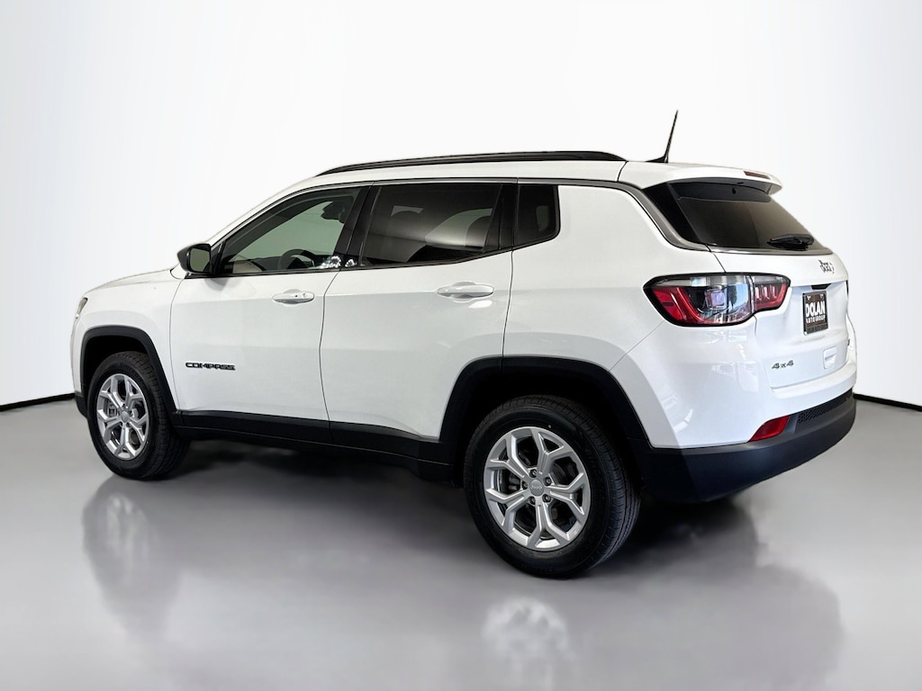 Used 2024 Jeep Compass Latitude Sport Utility