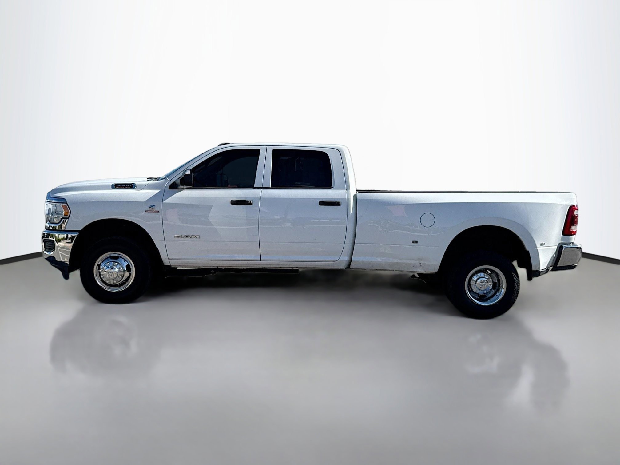 2020 Ram 3500 Tradesman photo 2