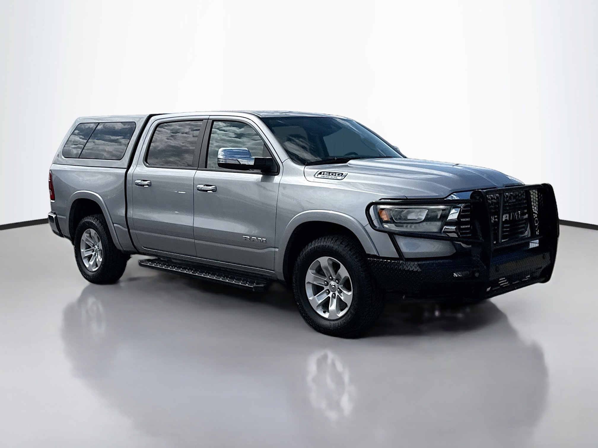 2022 RAM 1500 Laramie 4x4 Crew Cab 5'7's photo