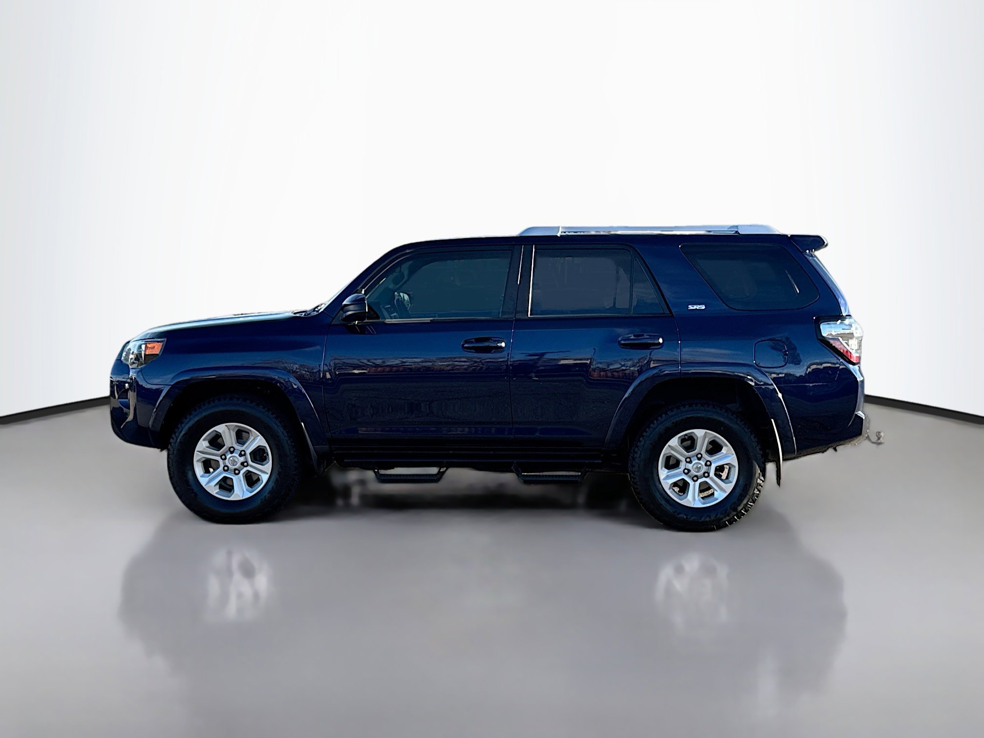 2018 Toyota 4Runner SR5 photo 3