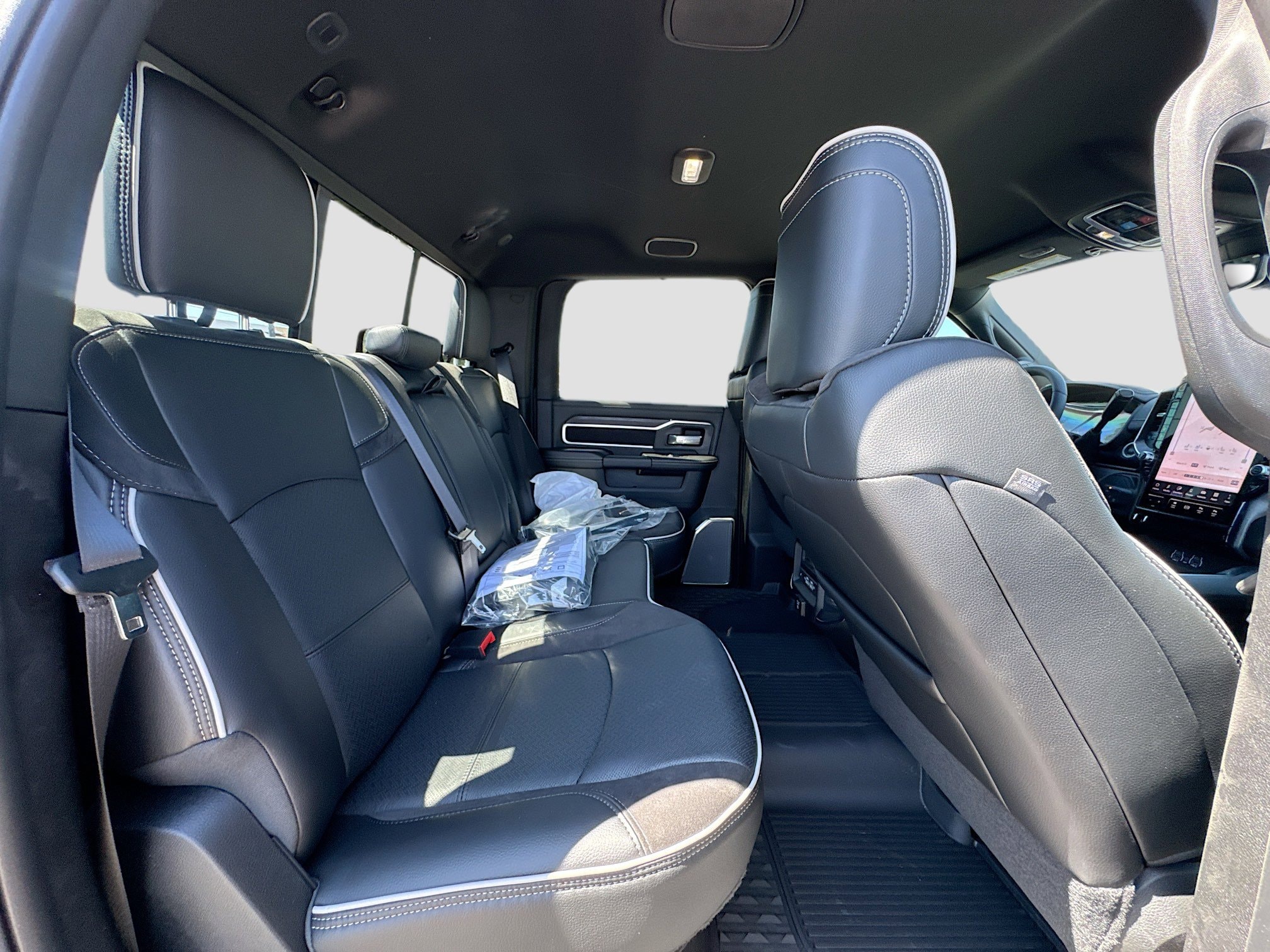2025 RAM 3500 Laramie - Photo 37