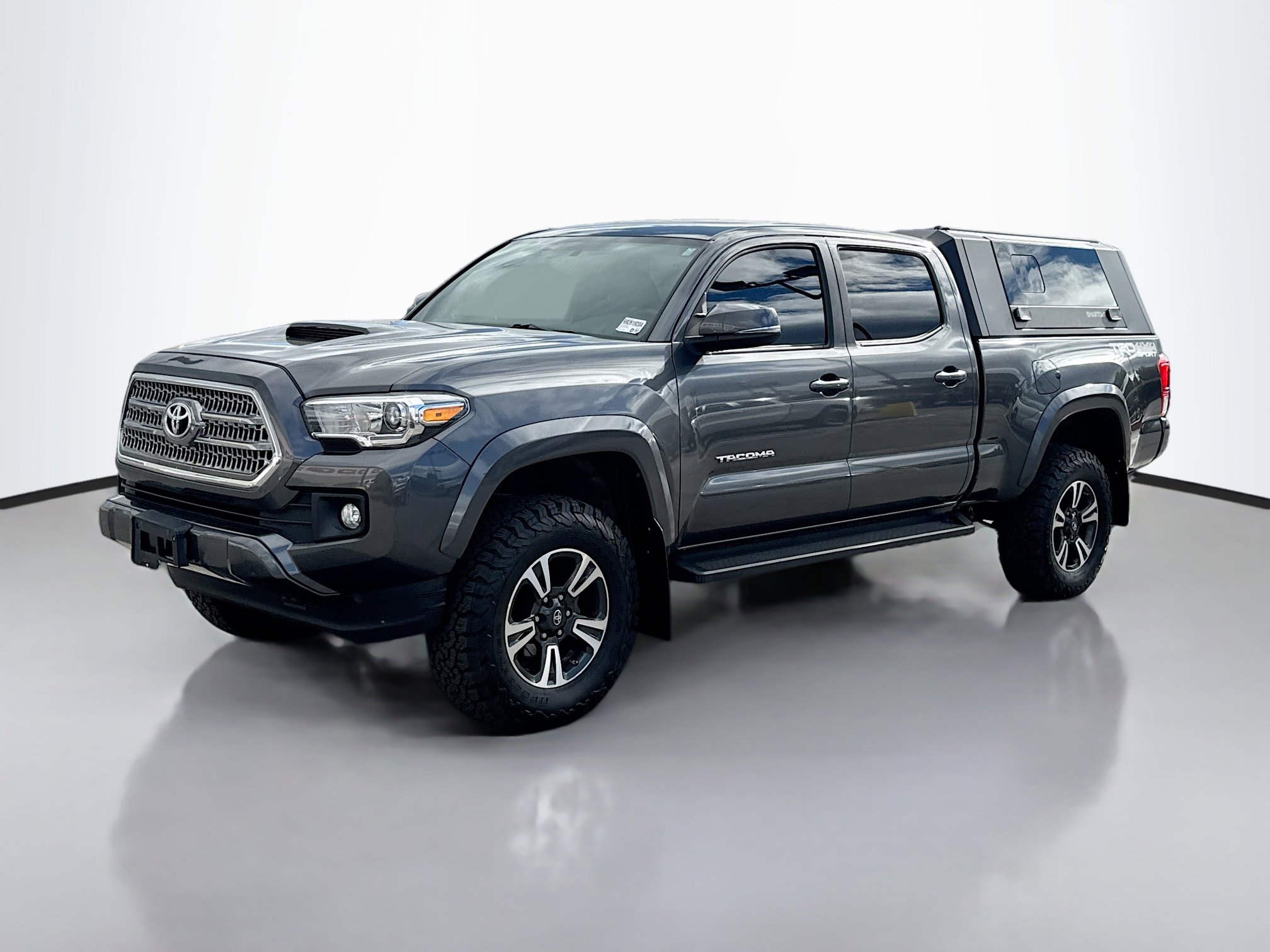 2016 Toyota Tacoma TRD Sport V6 photo 2
