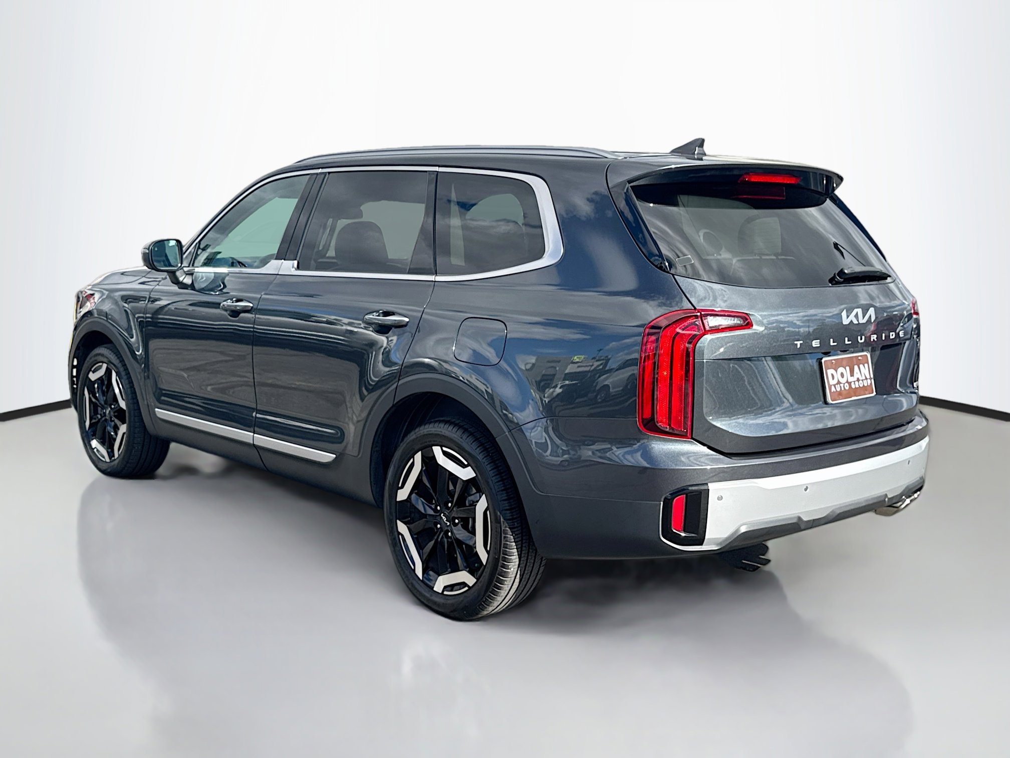 2024 Kia Telluride S photo 3