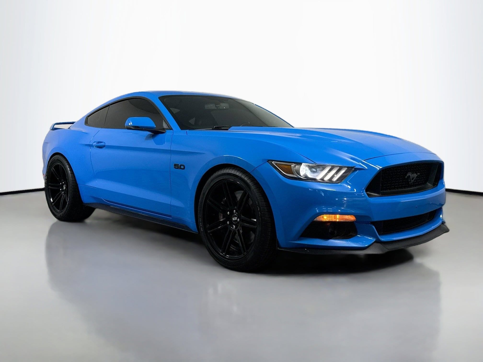 2017 Ford Mustang GT Coupe Premium's photo