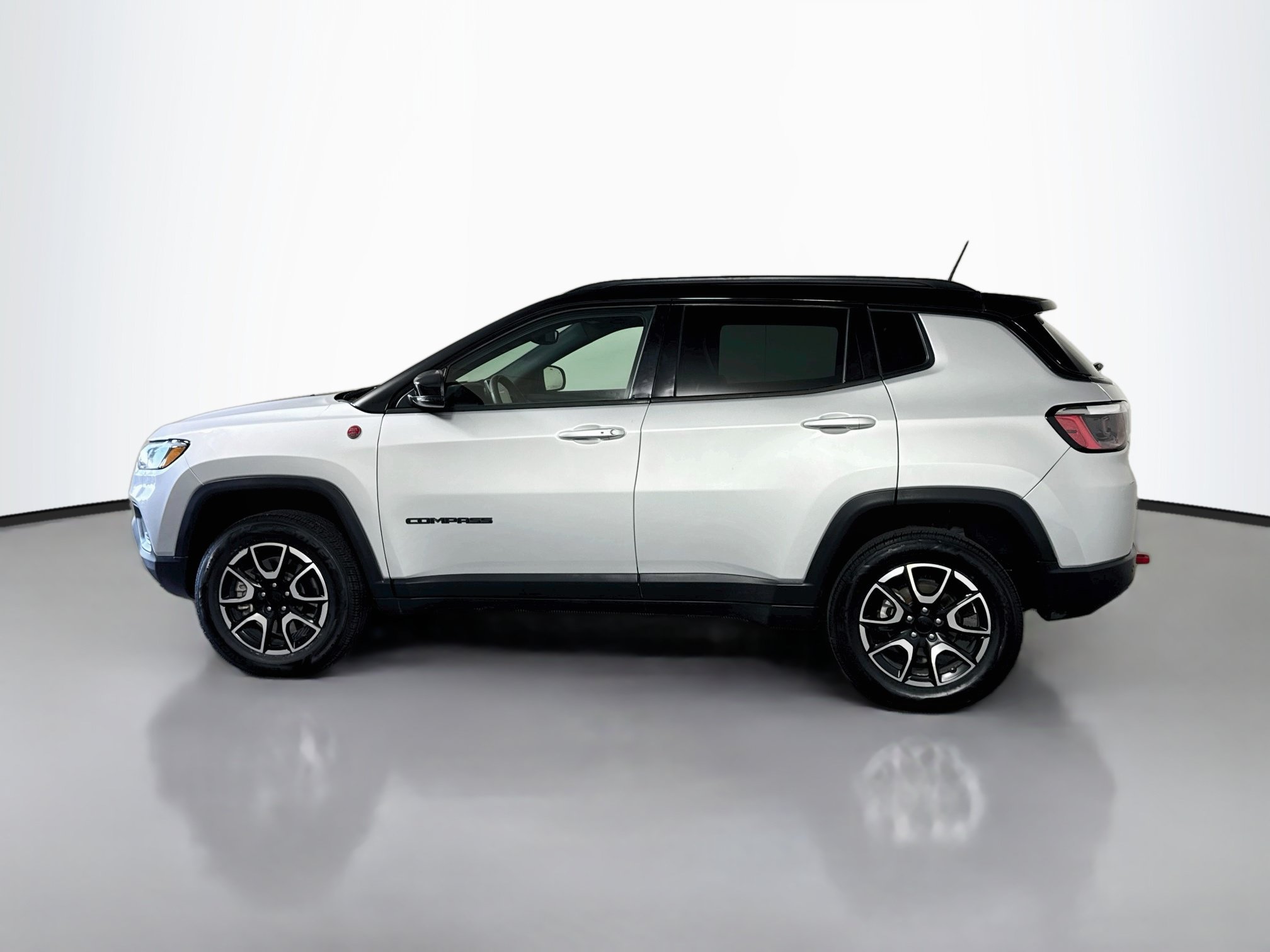 Used 2024 Jeep Compass Trailhawk Sport Utility