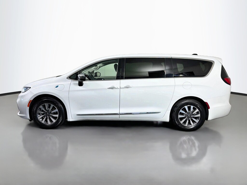 Used 2023 Chrysler Pacifica Plug-In Hybrid Limited Mini-van, Passenger