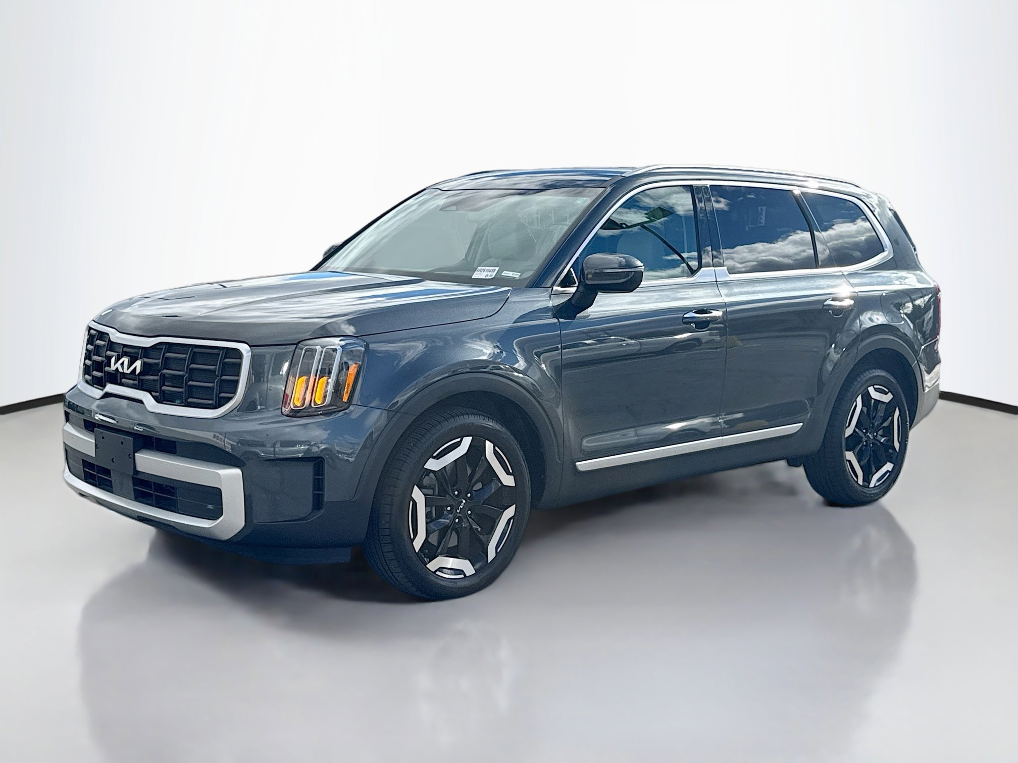 2024 Kia Telluride S photo 3