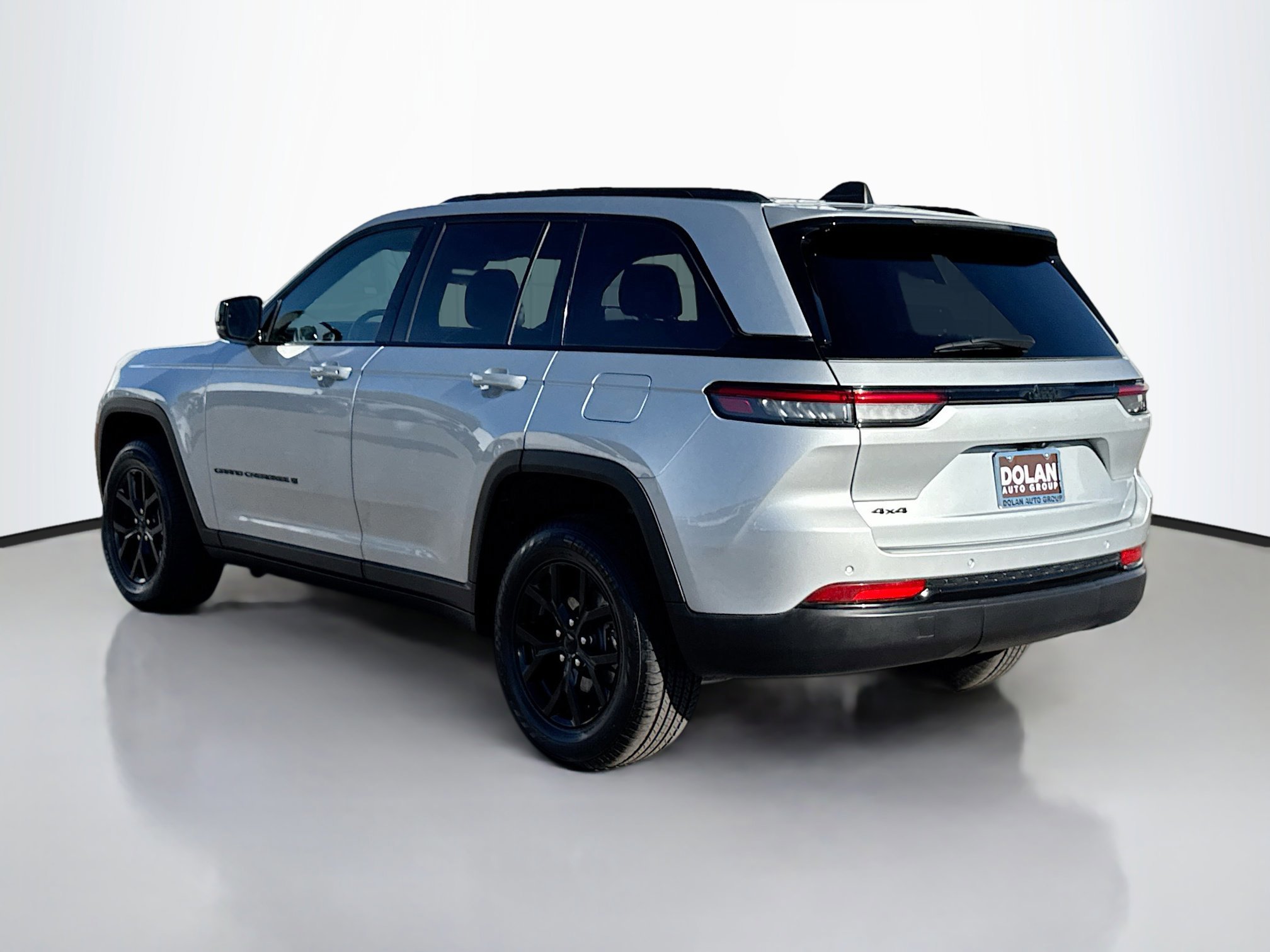 2024 Jeep Grand Cherokee Altitude Sport photo 3
