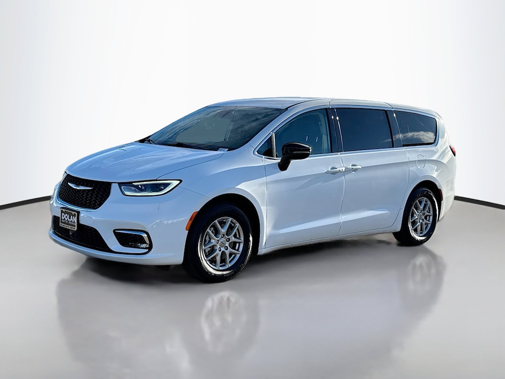 Used 2024 Chrysler Pacifica Touring L Mini-van, Passenger