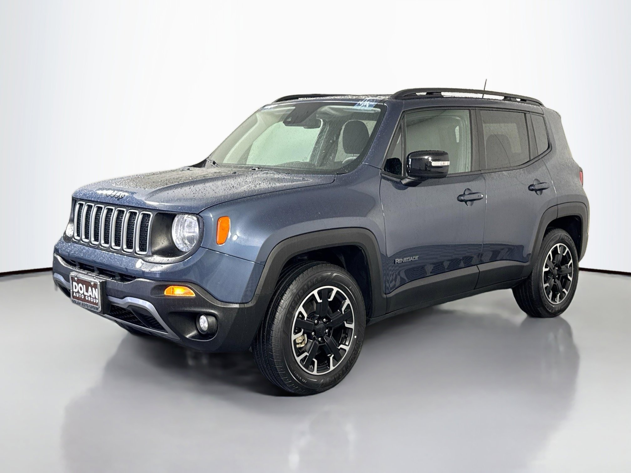 2023 Jeep Renegade Latitude Sport photo 2