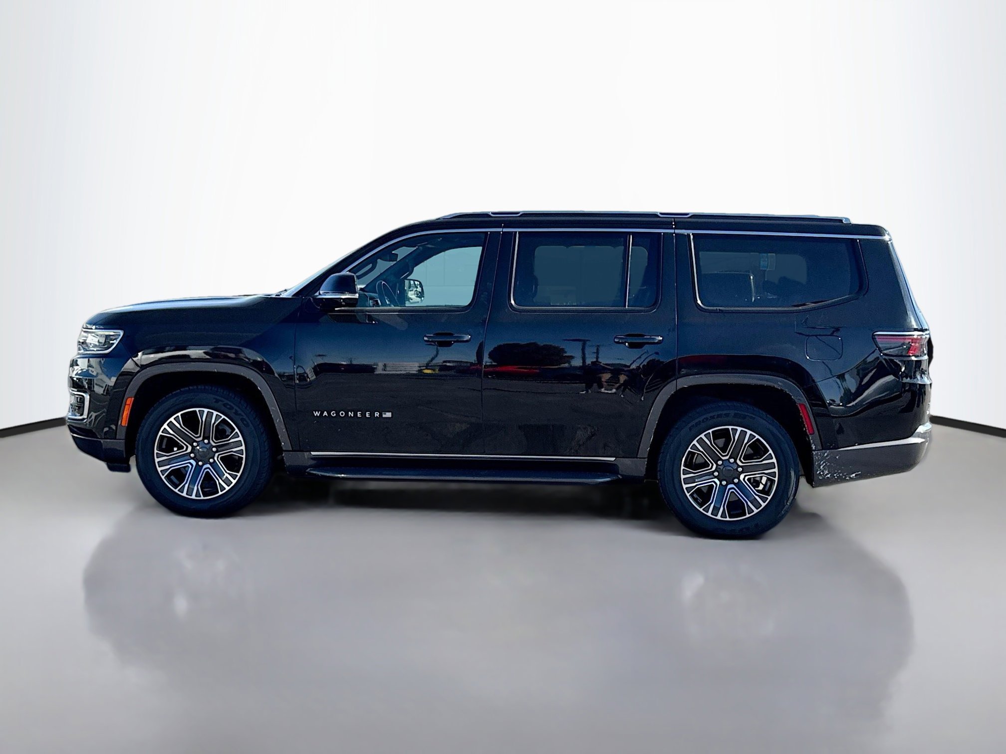 2022 Jeep Wagoneer Series III photo 2