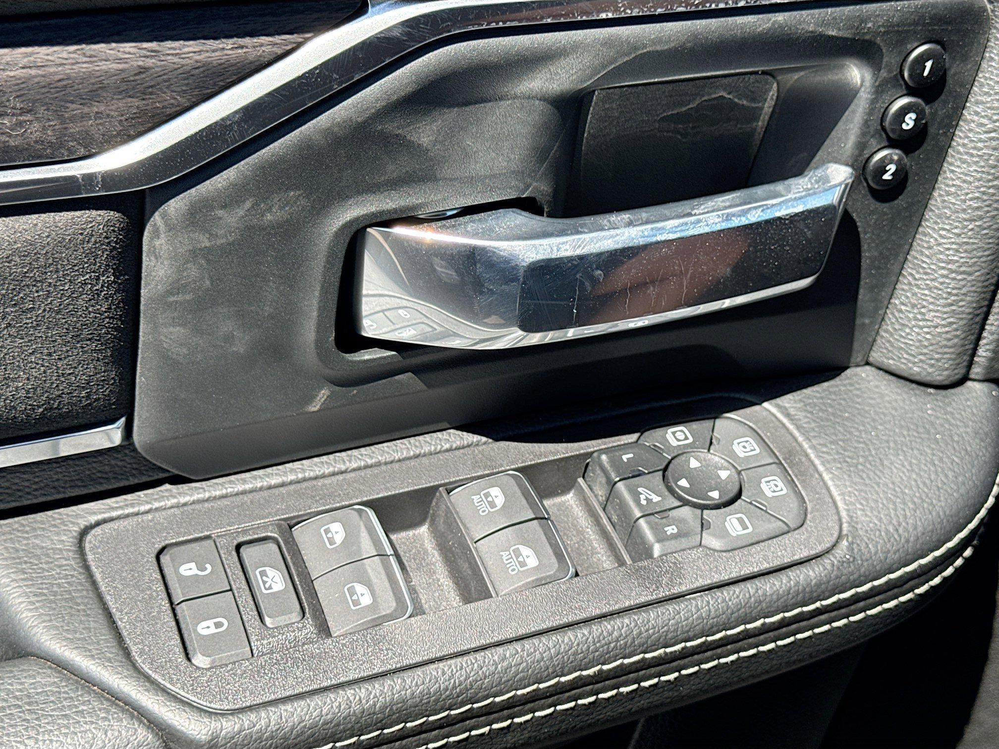 2025 RAM 3500 Laramie - Photo 28