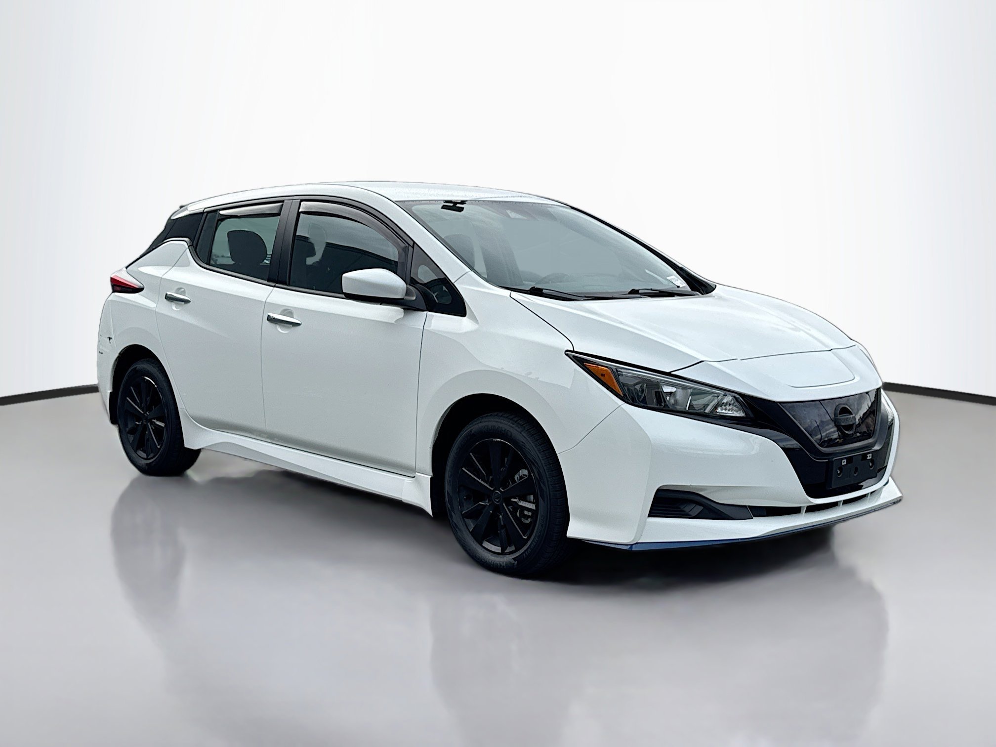 2022 Nissan LEAF S Plus's photo