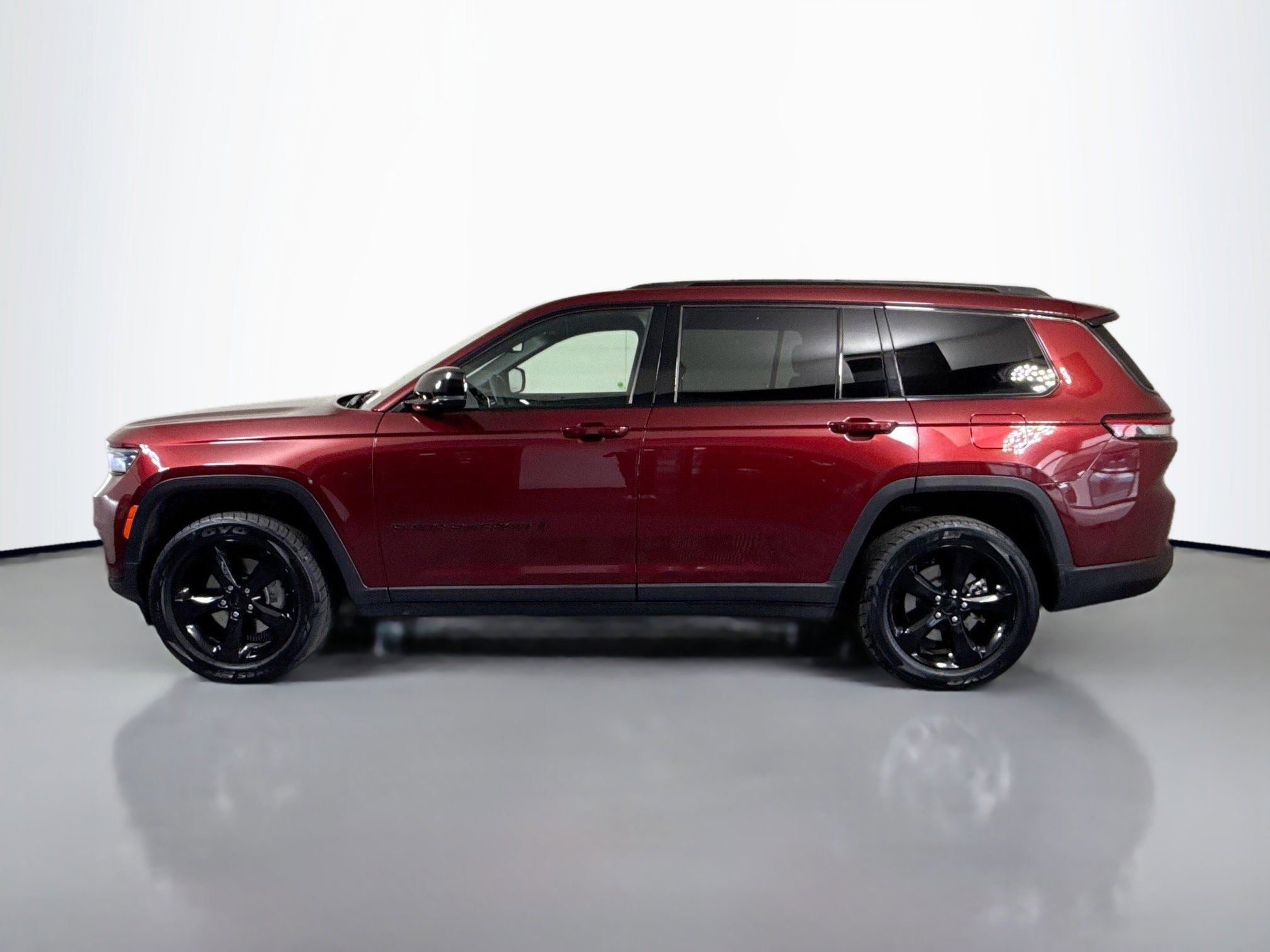 2023 Jeep Grand Cherokee Altitude photo 2
