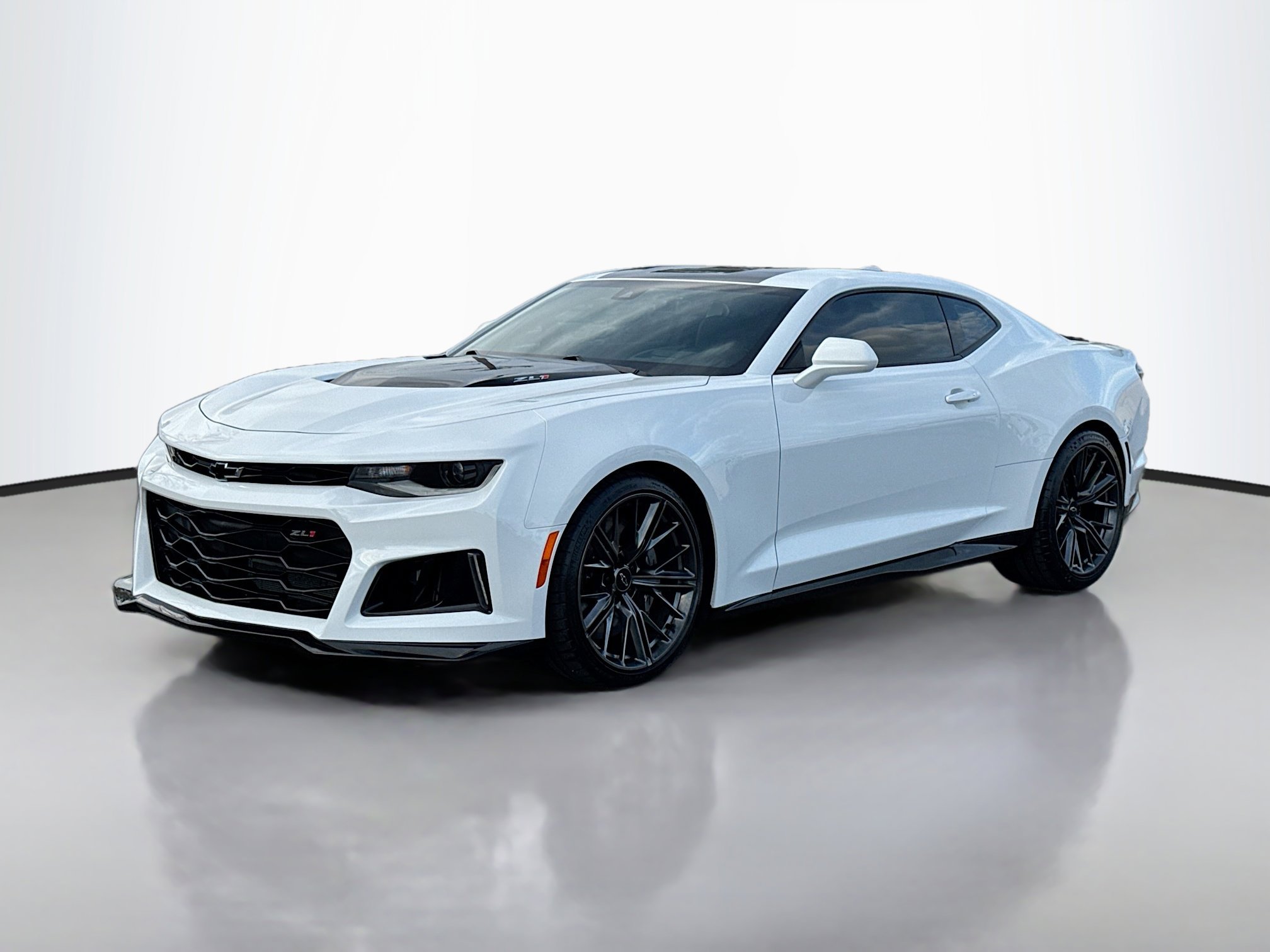 2020 Chevrolet Camaro ZL1 photo 2