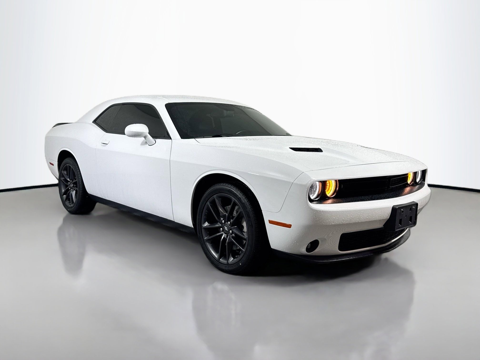 2023 Dodge Challenger SXT's photo