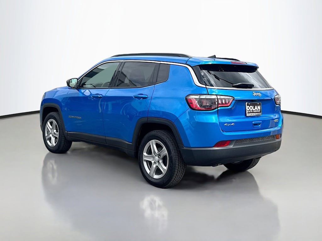 Used 2024 Jeep Compass Latitude Sport Utility