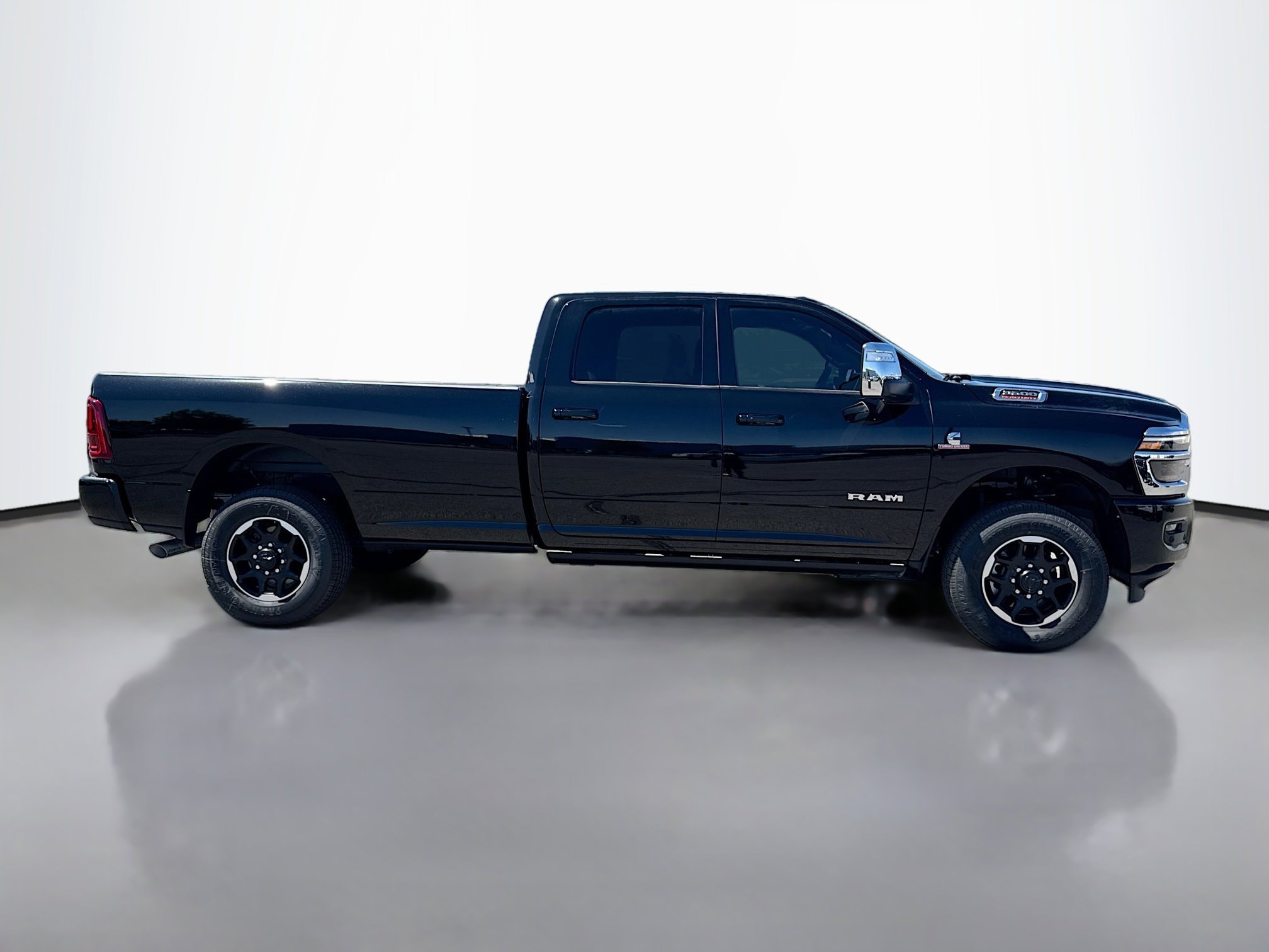 2025 RAM 3500 Laramie - Photo 11