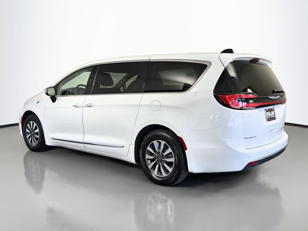 Used 2023 Chrysler Pacifica Plug-In Hybrid Limited Mini-van, Passenger