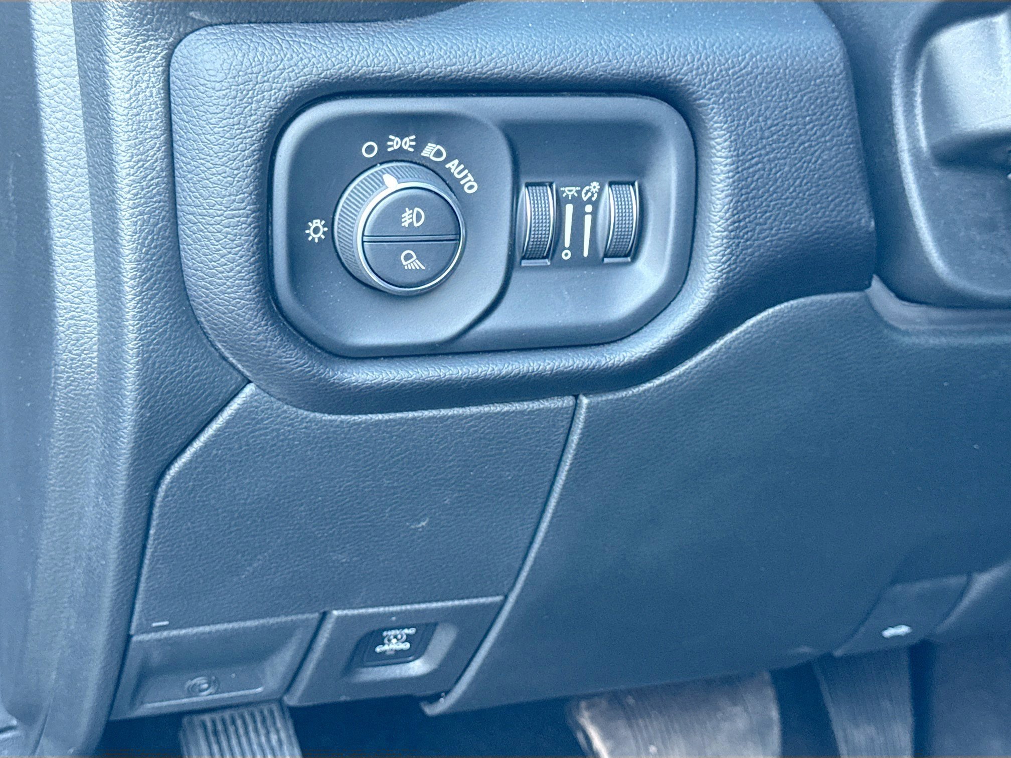 2025 RAM 2500 Laramie - Photo 35
