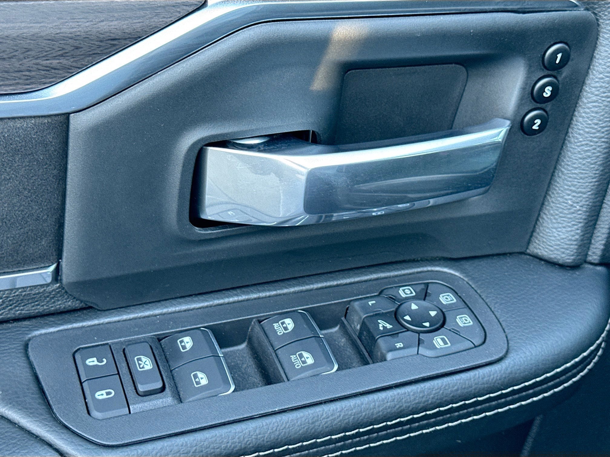 2025 RAM 2500 Laramie - Photo 33