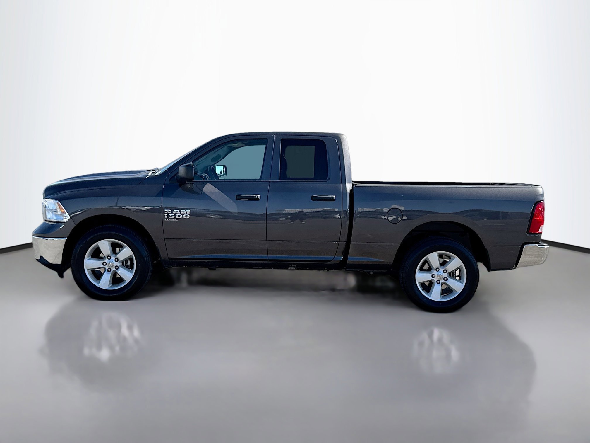 2024 Ram 1500 Classic SLT photo 4
