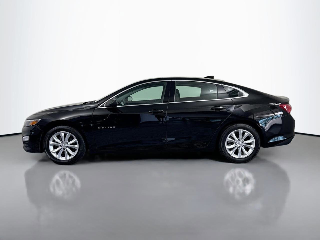 2022 Chevrolet Malibu 1LT photo 4