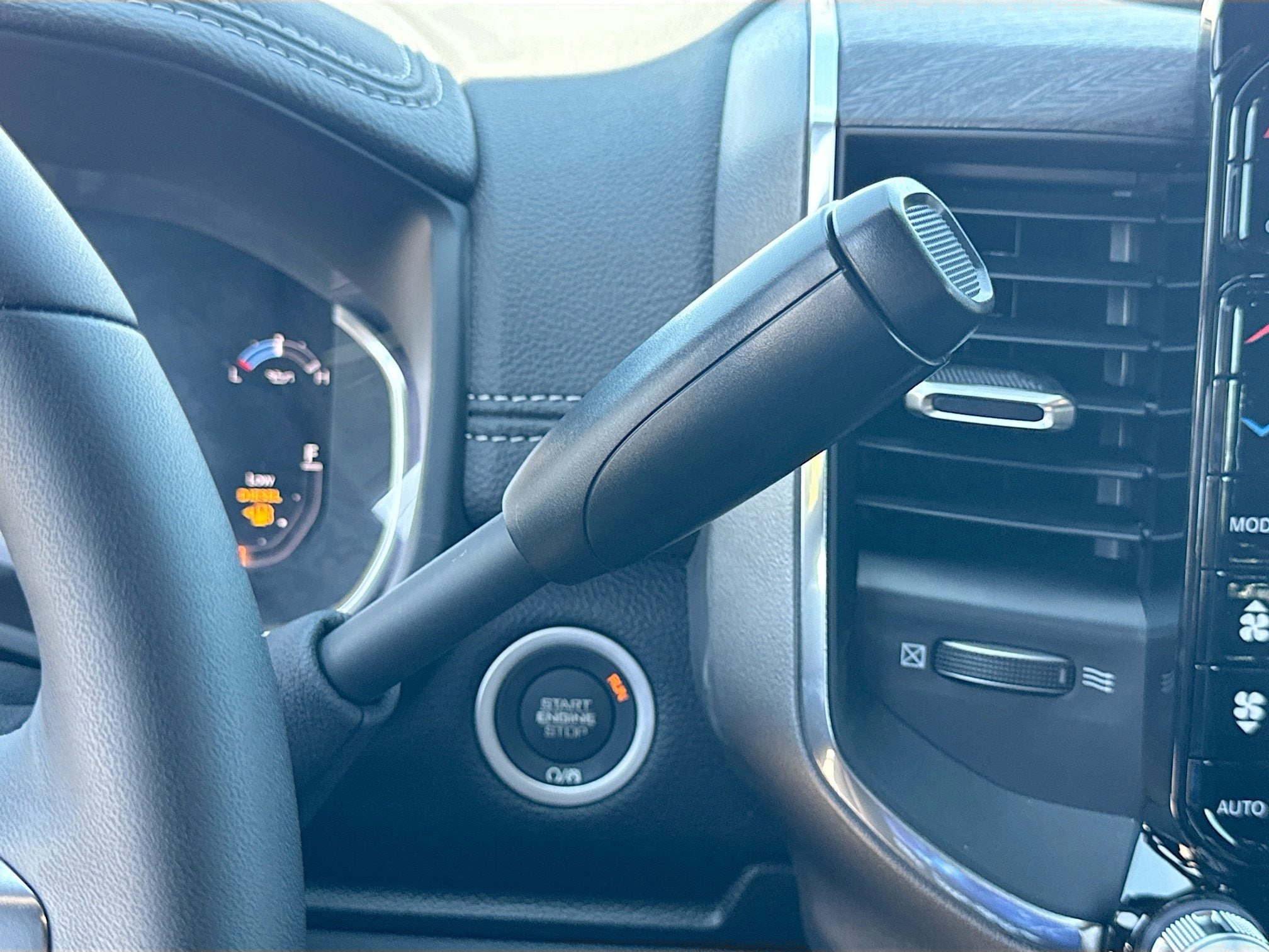 2025 RAM 3500 Laramie - Photo 27