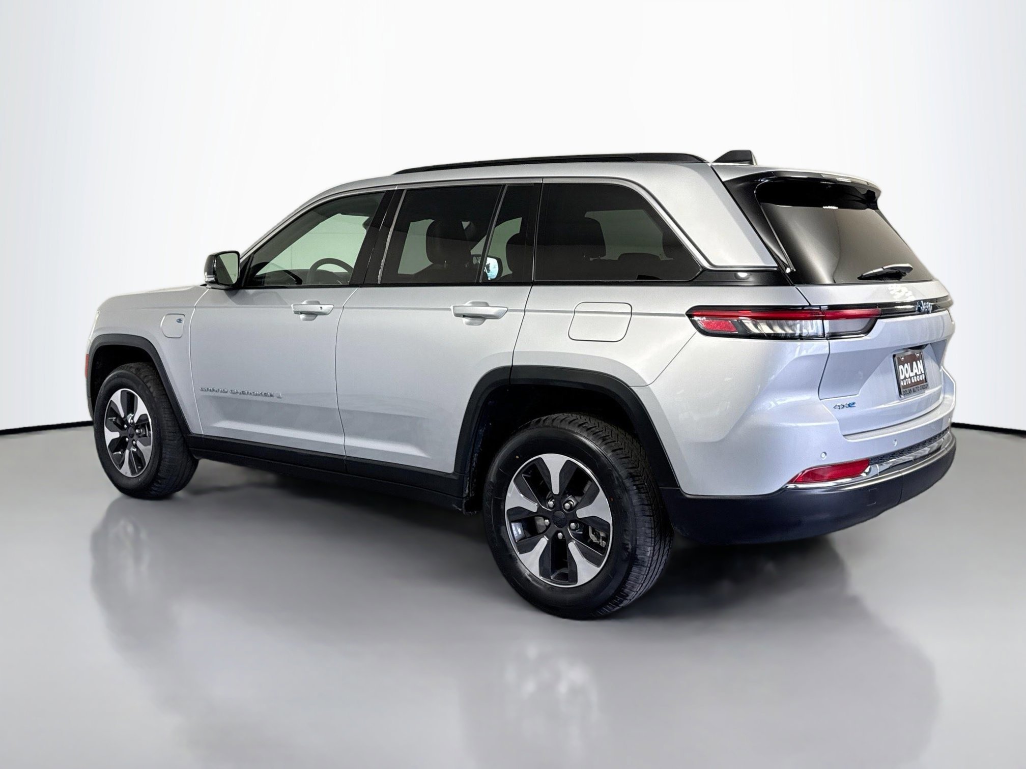2024 Jeep Cherokee Base Sport photo 2