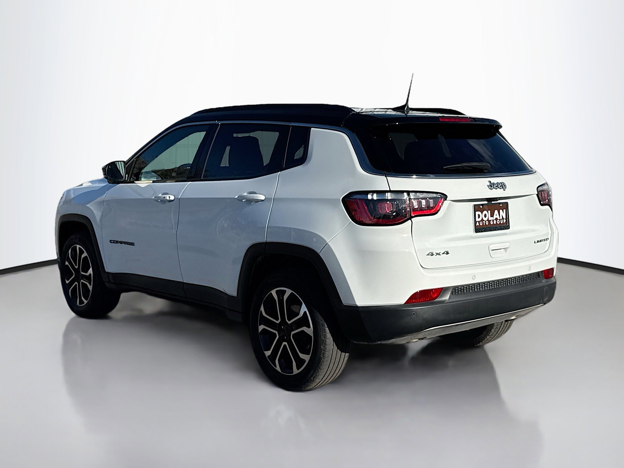 2024 Jeep Compass Limited Sport photo 3