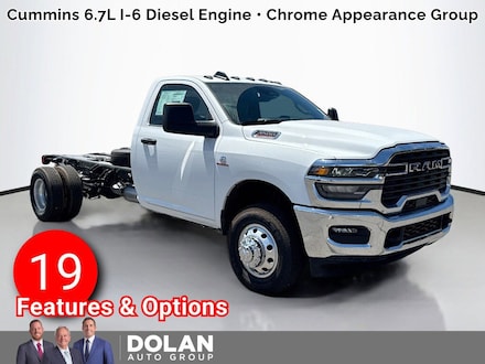 2025 Ram 3500 Chassis Cab Tradesman/Big Horn Pickup