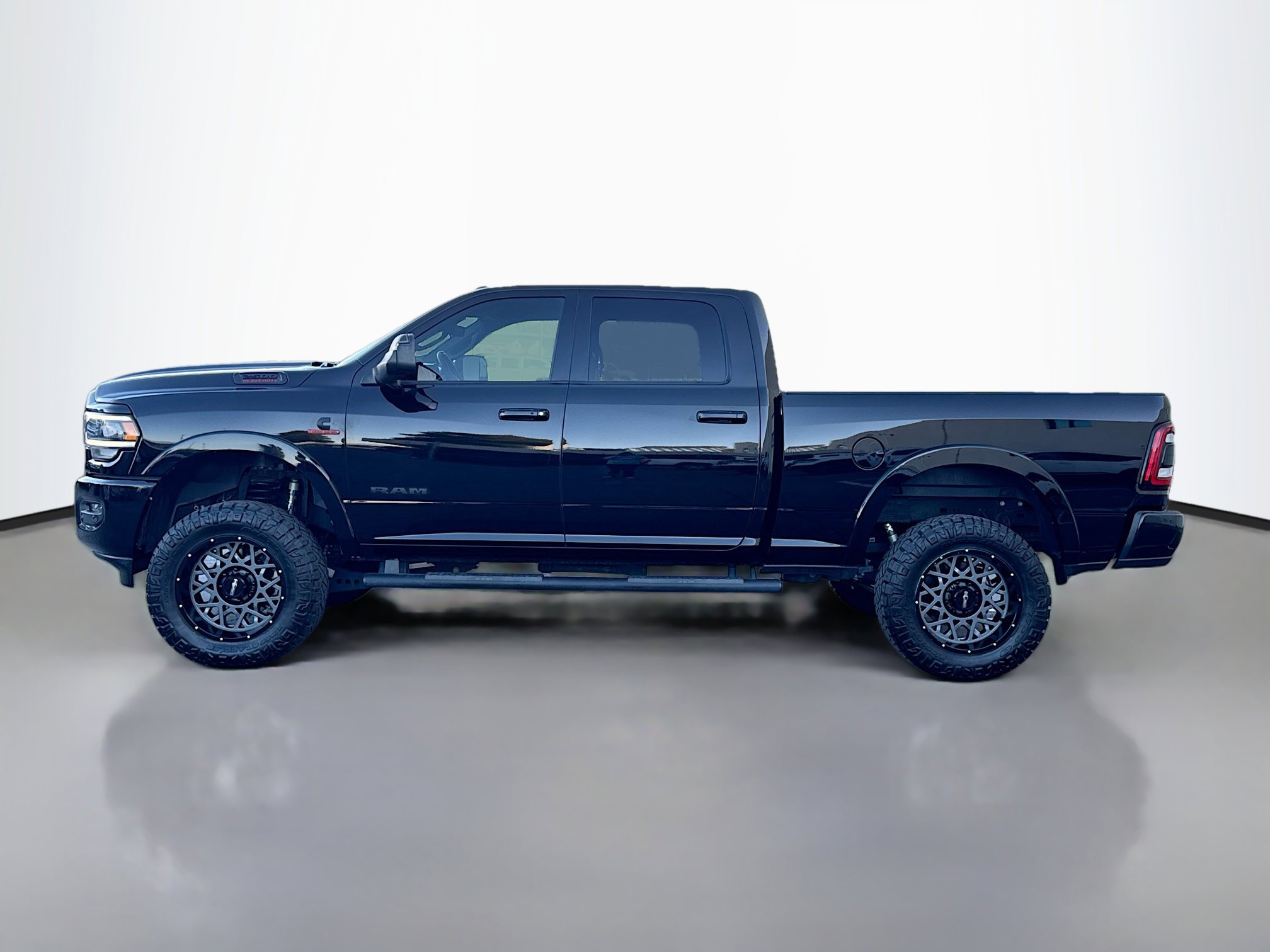 2021 Ram 2500 Laramie photo 3