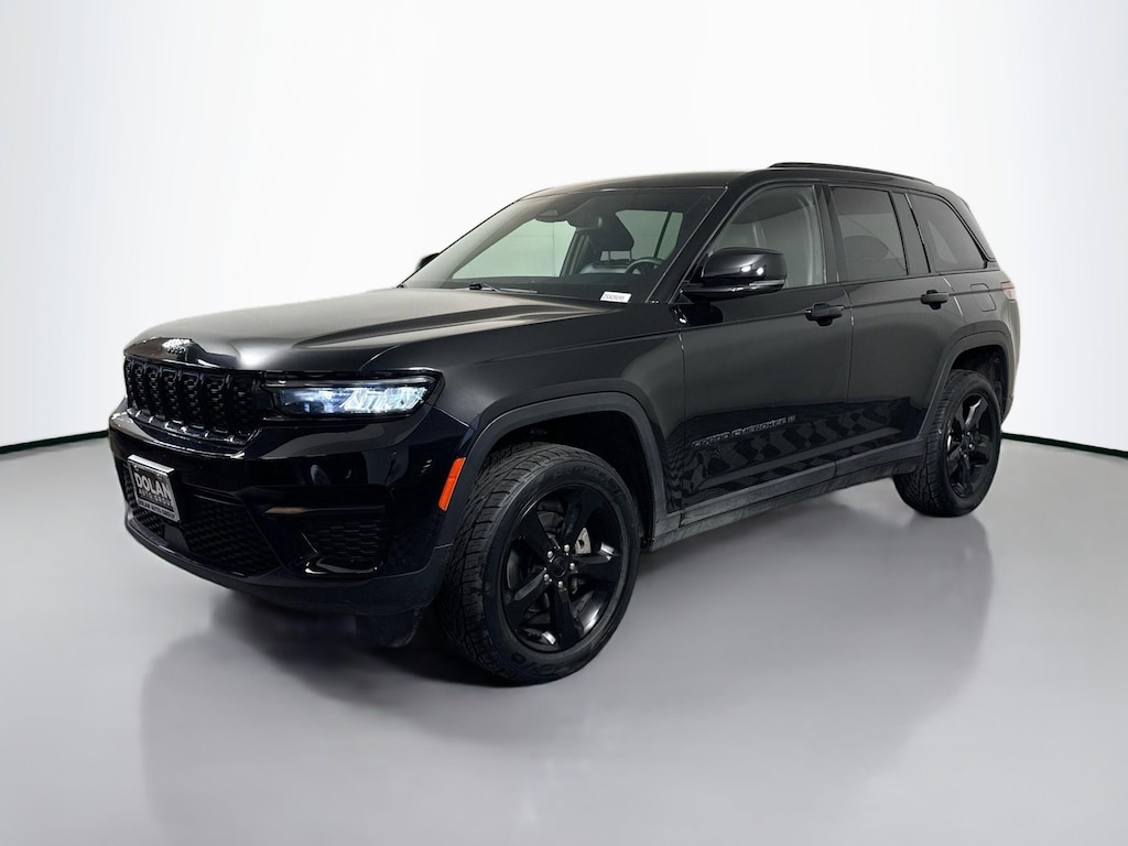 Used 2023 Jeep Grand Cherokee Laredo Sport Utility